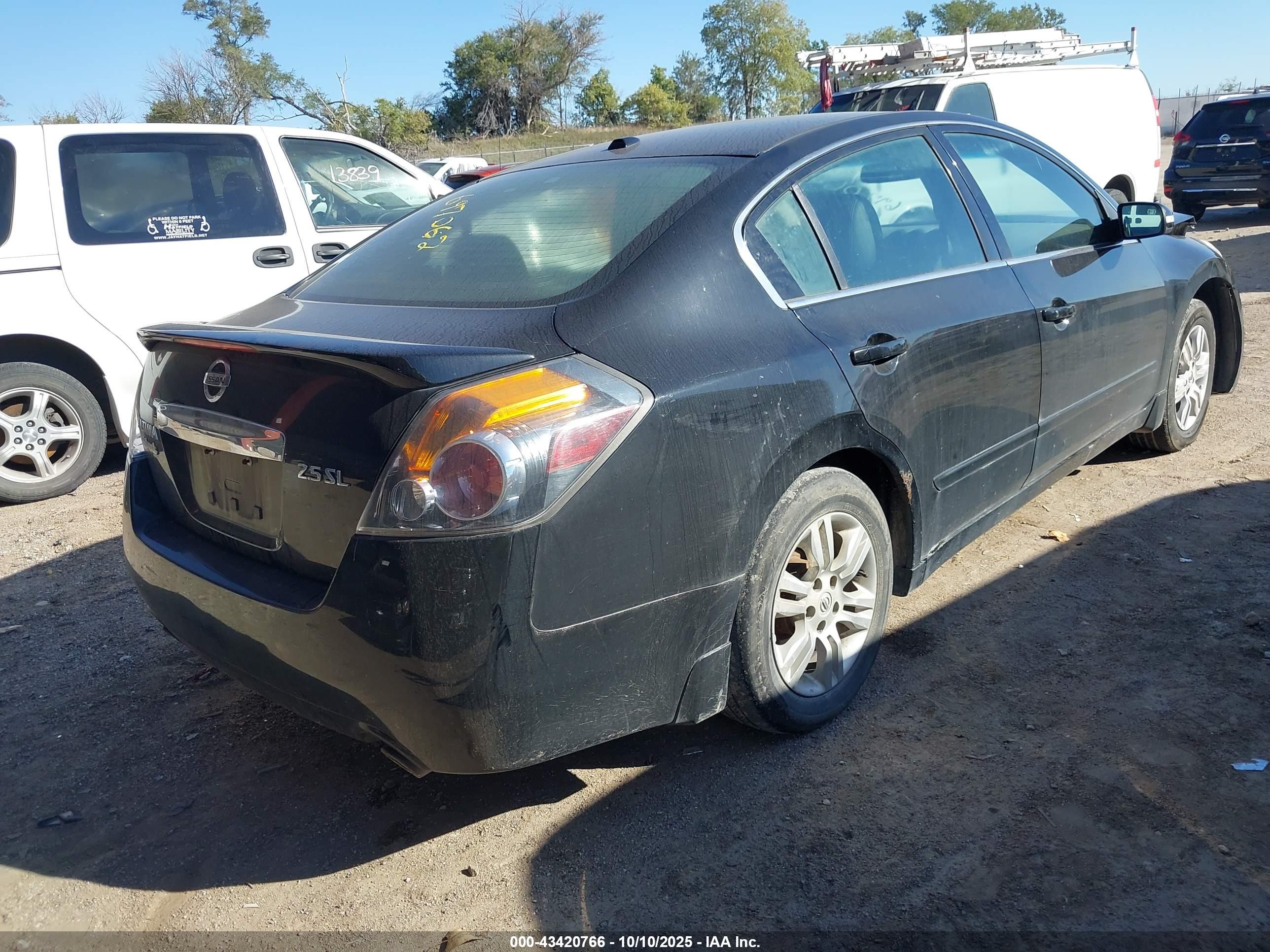 NISSAN ALTIMA image 4