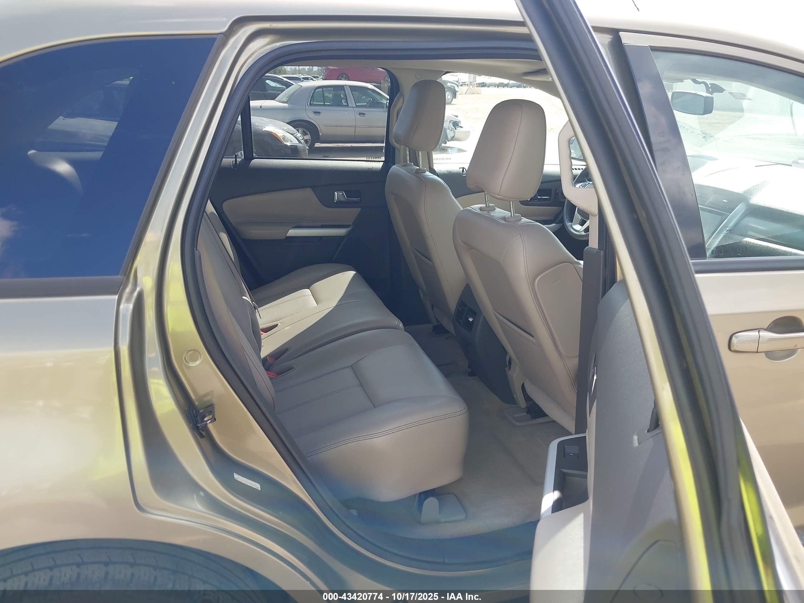 FORD EDGE image 8