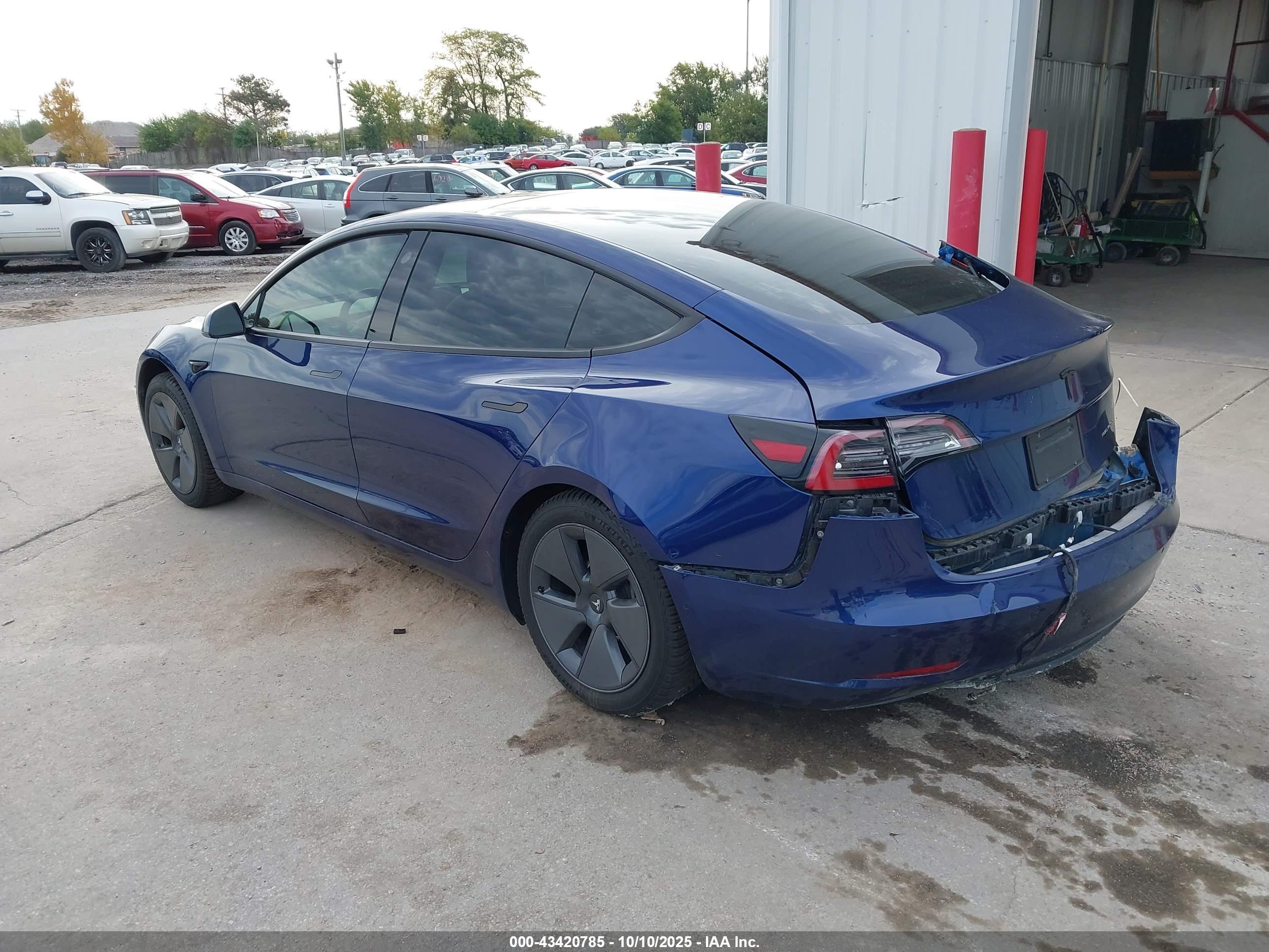 TESLA MODEL image 3
