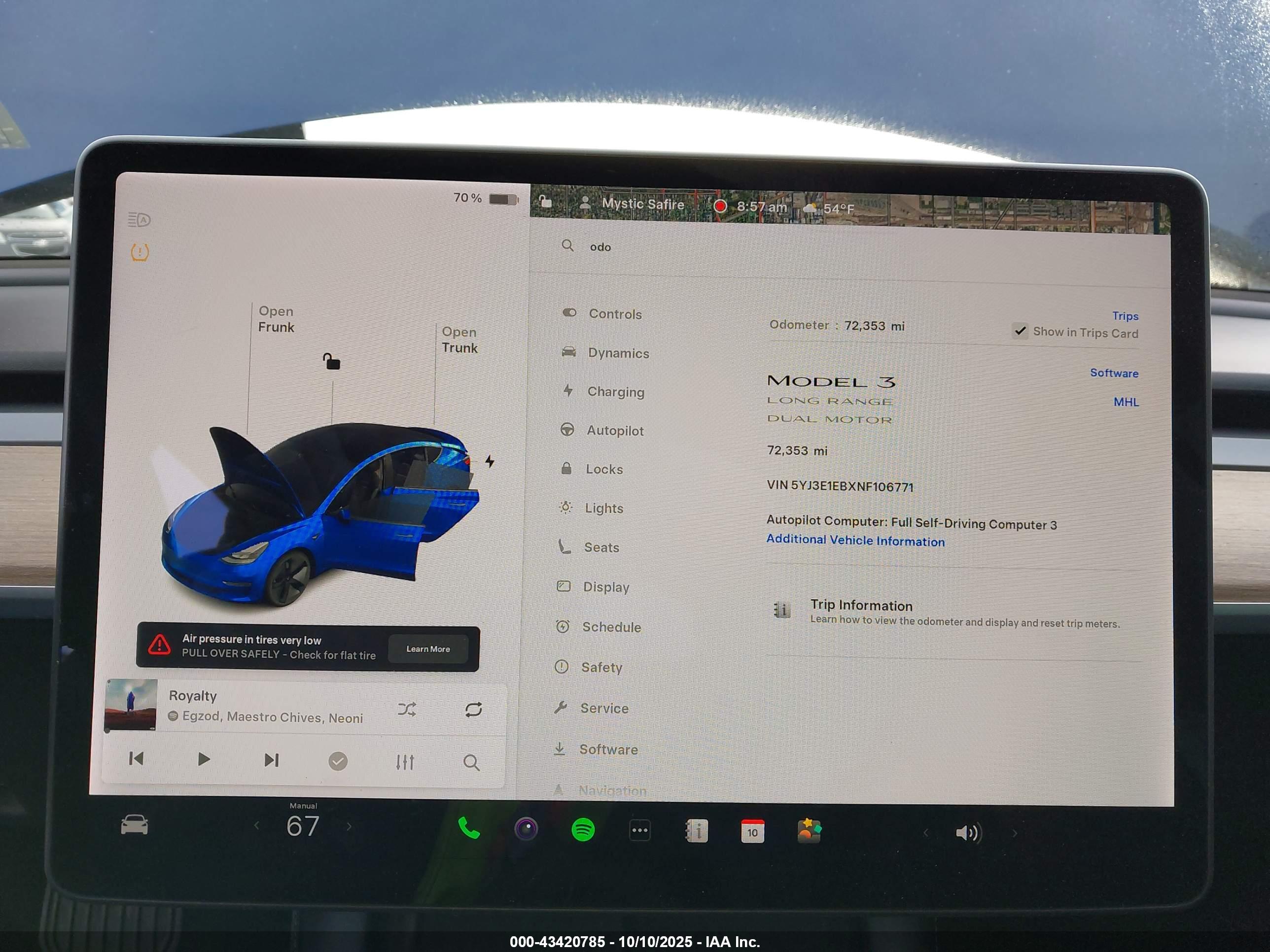 TESLA MODEL image 7