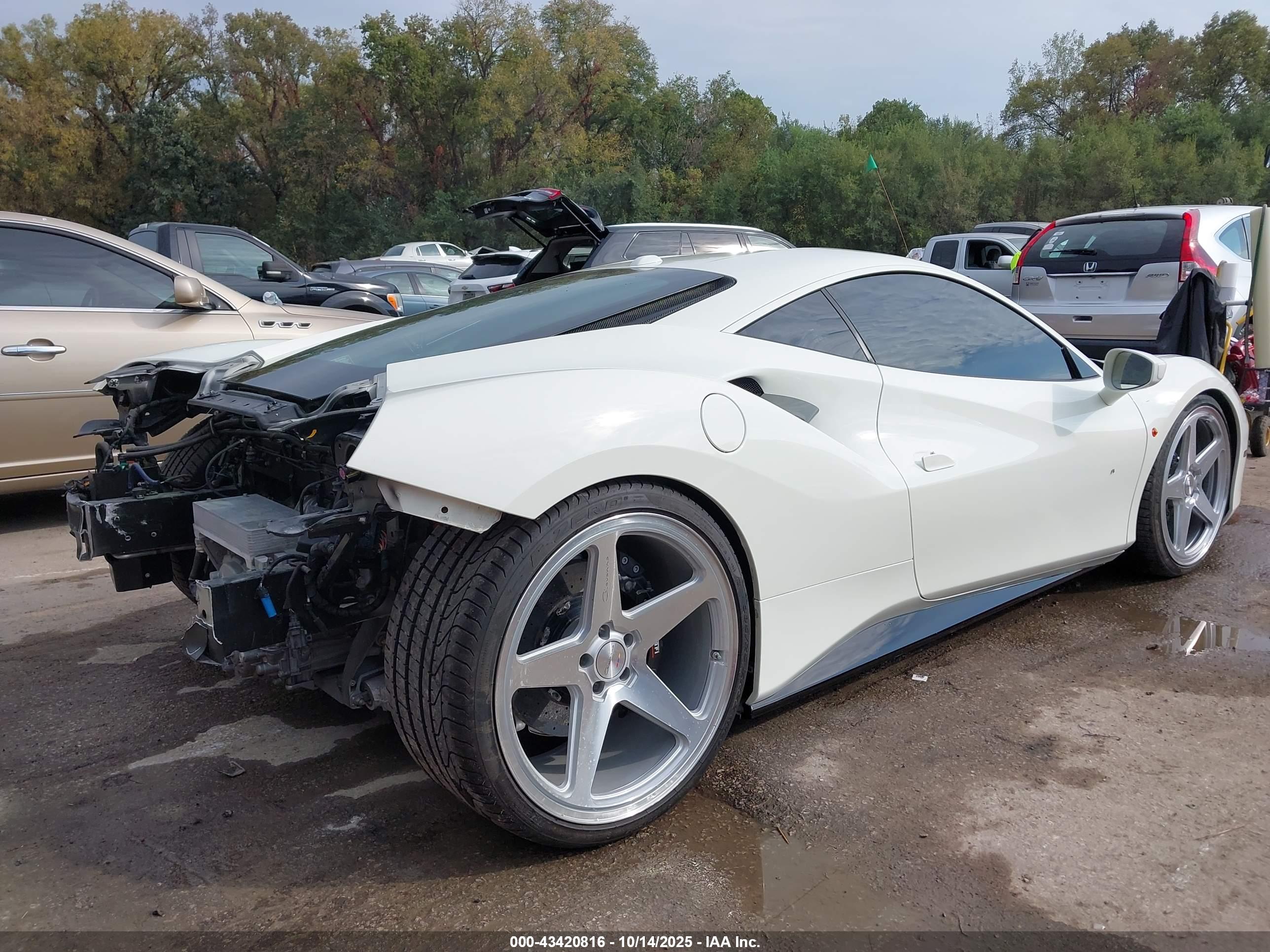FERRARI 488 image 4