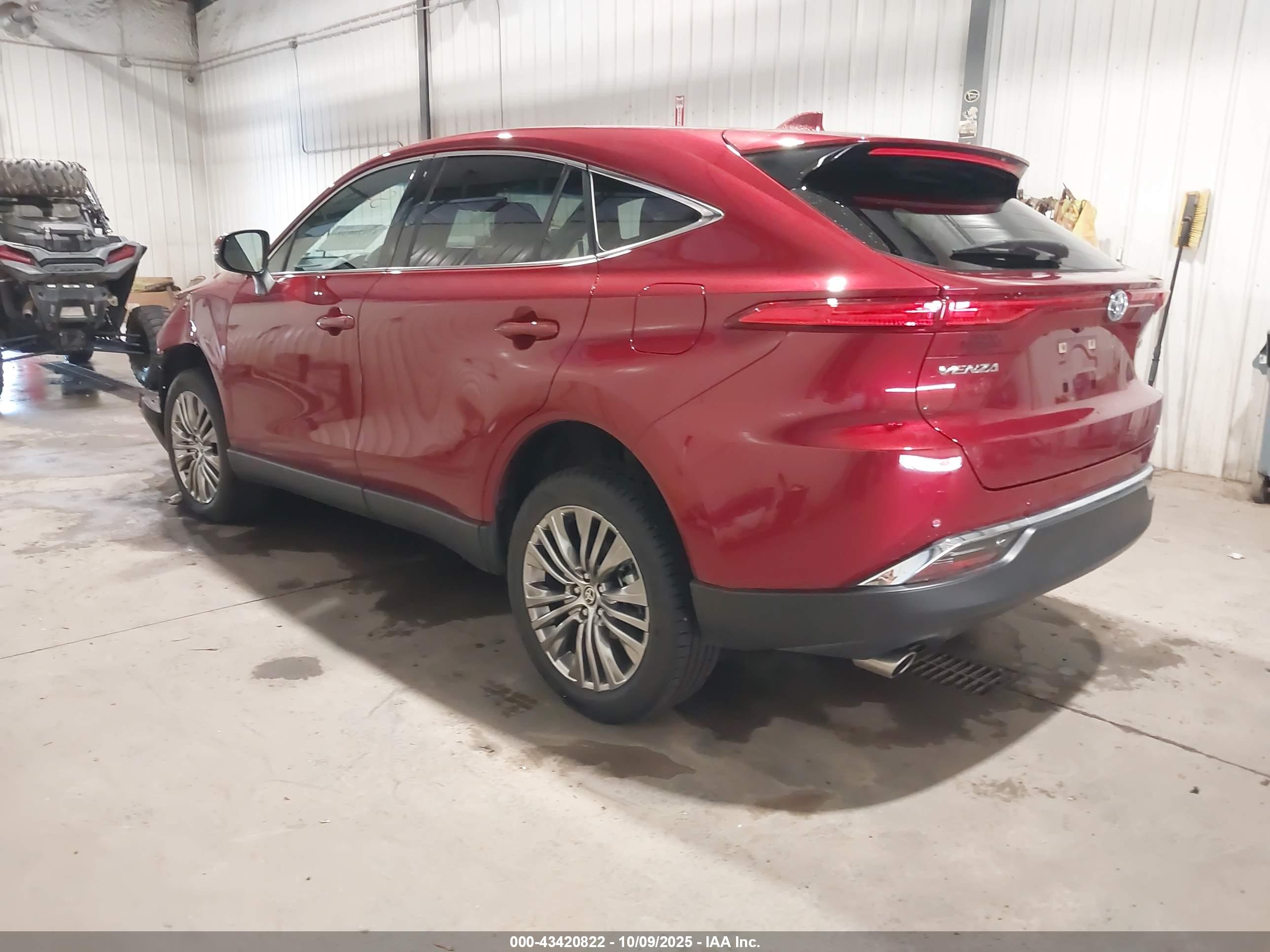 TOYOTA VENZA image 3