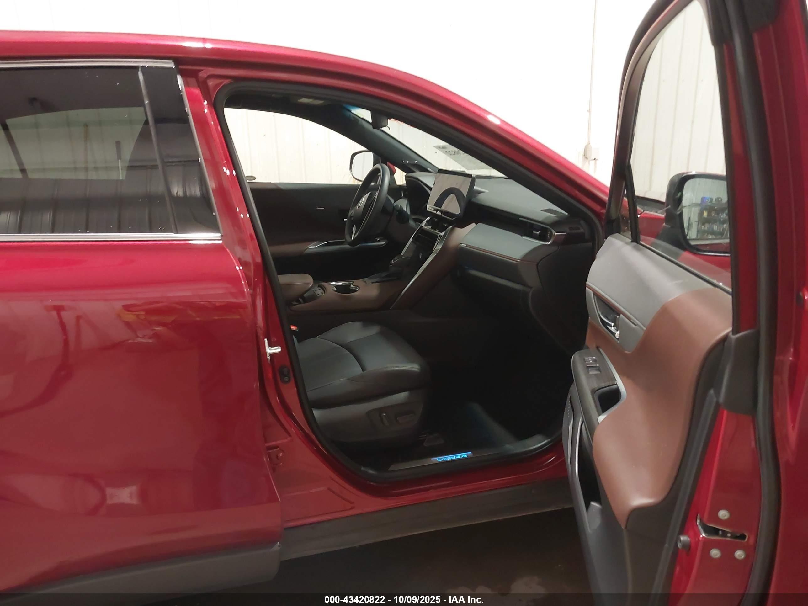 TOYOTA VENZA image 5