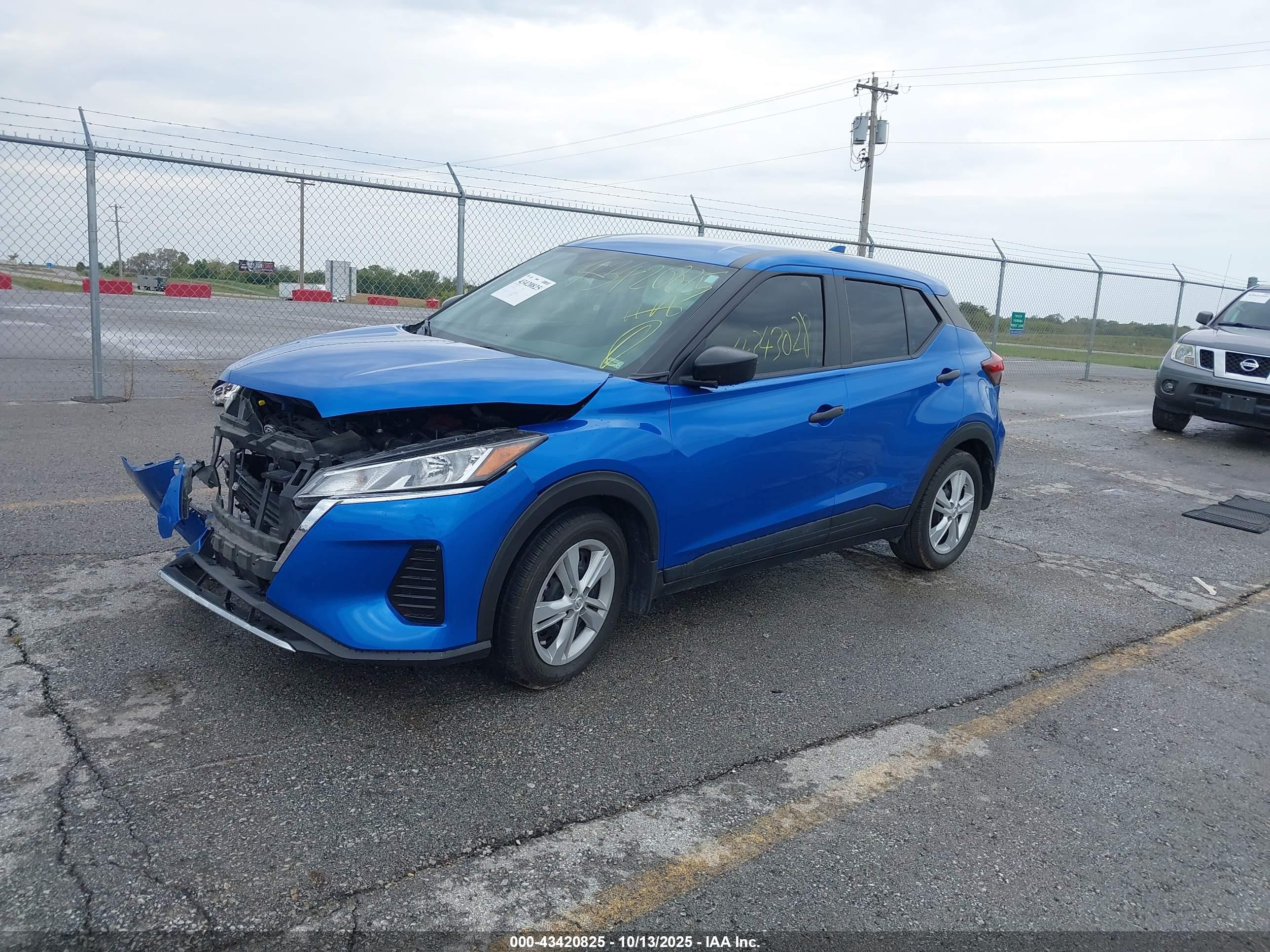 NISSAN KICKS image 2
