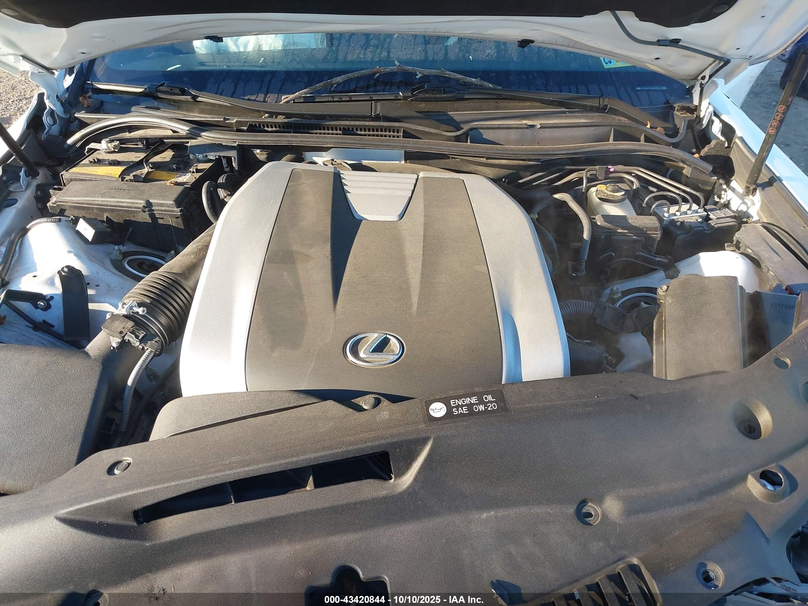 LEXUS IS image 10