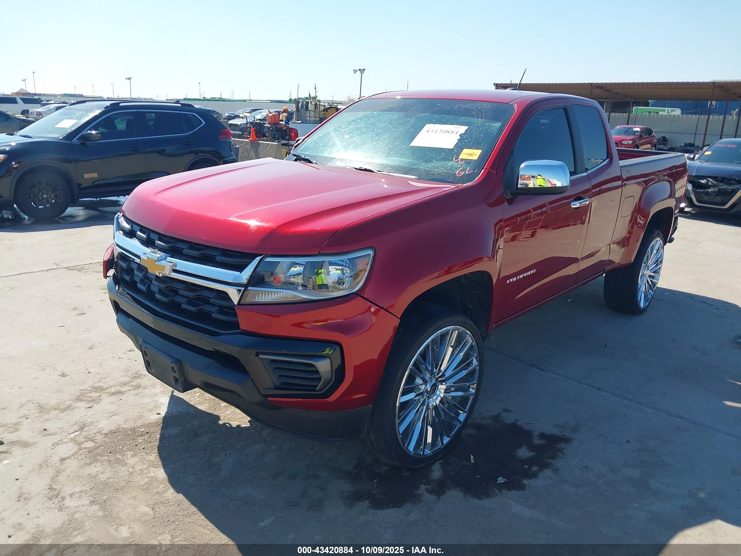 CHEVROLET COLORADO image 2