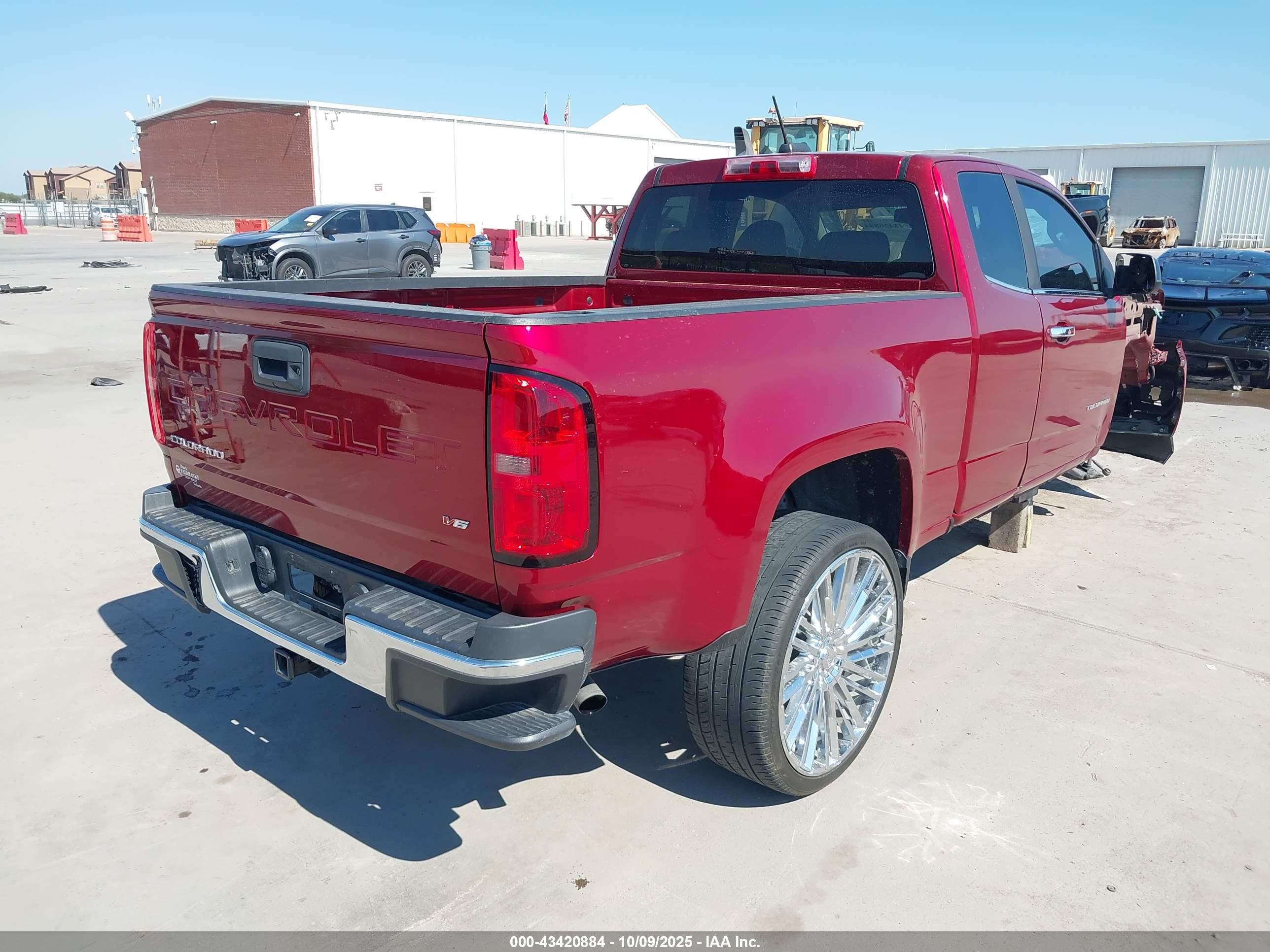 CHEVROLET COLORADO image 4