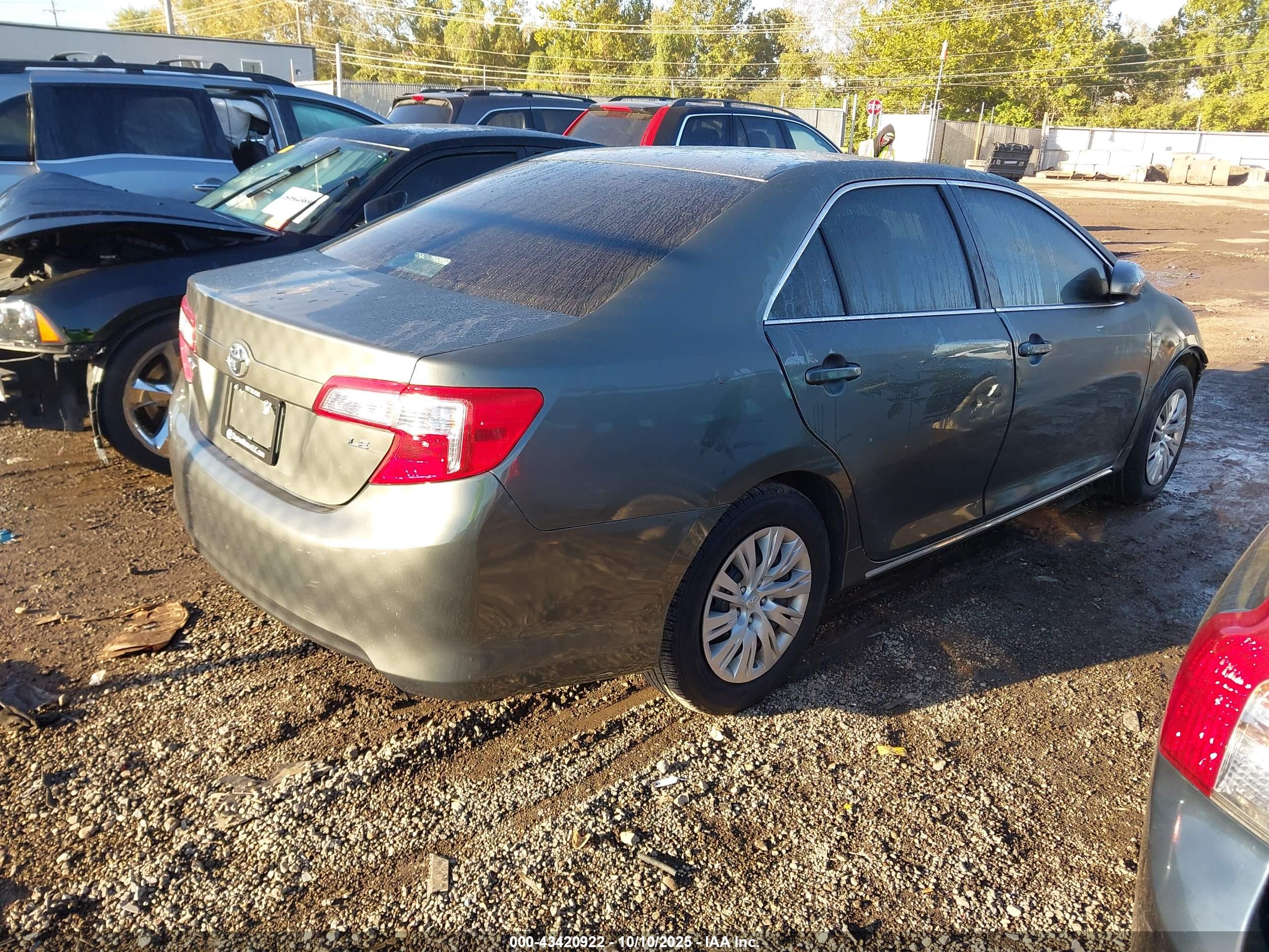 TOYOTA CAMRY image 4