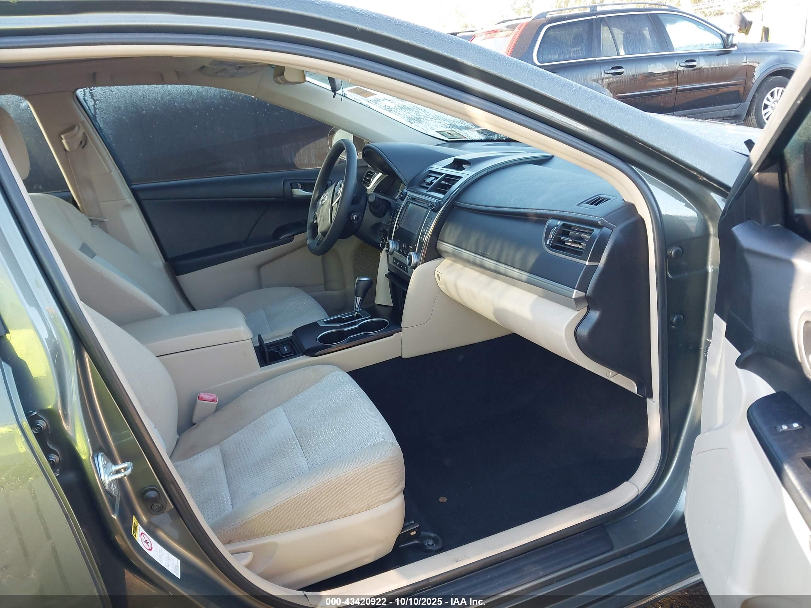 TOYOTA CAMRY image 5