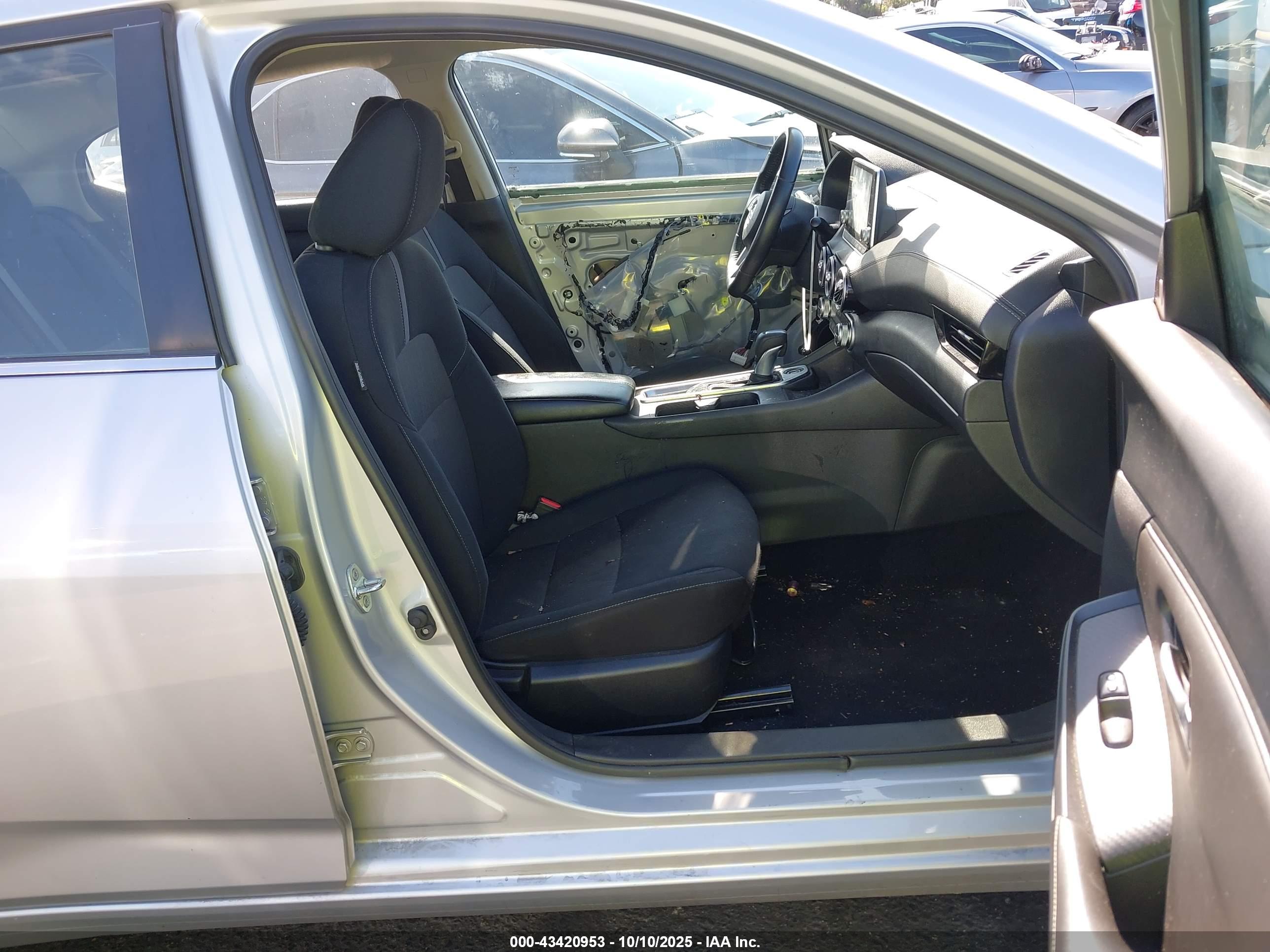 NISSAN SENTRA image 5