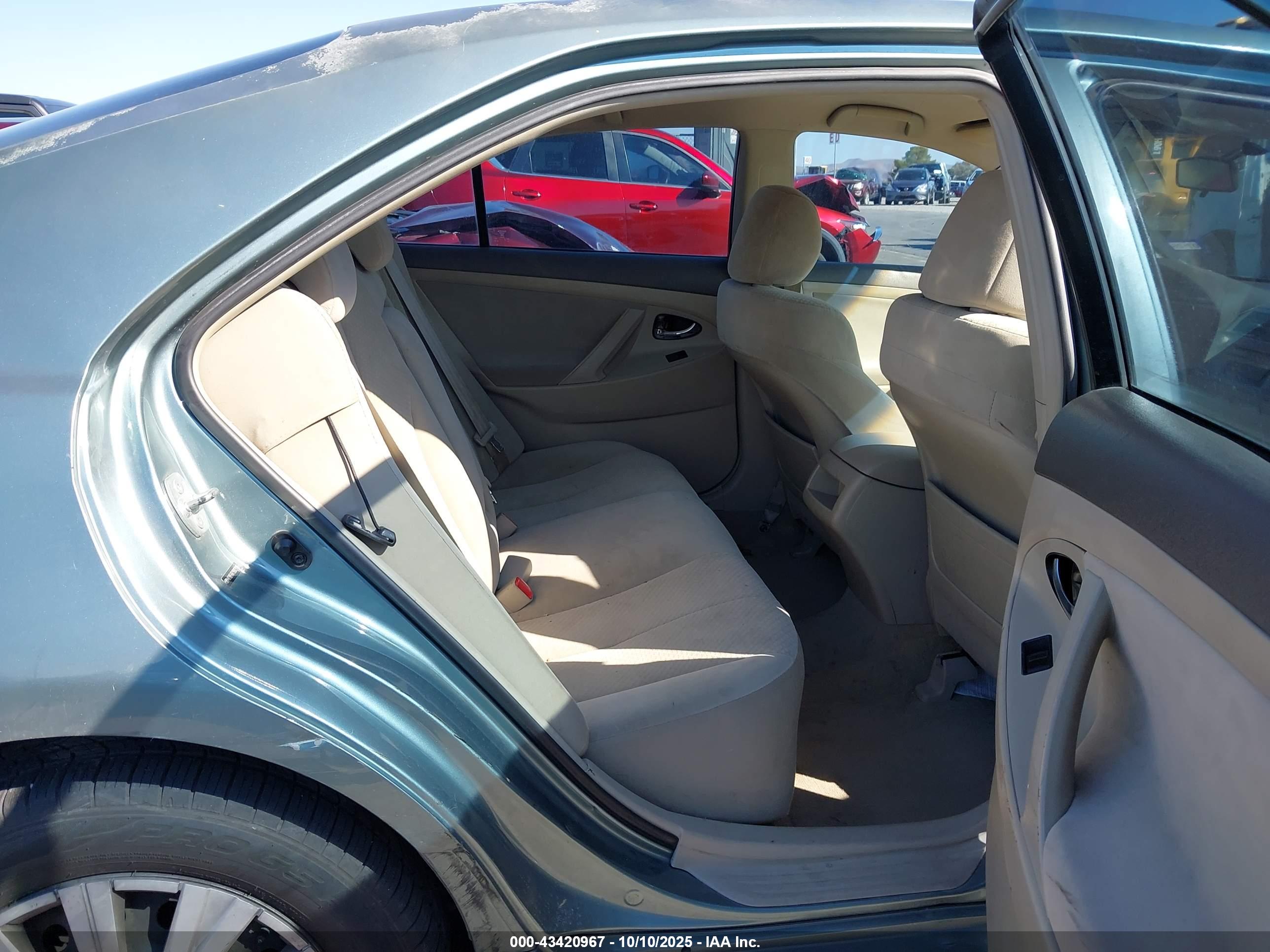 TOYOTA CAMRY image 8