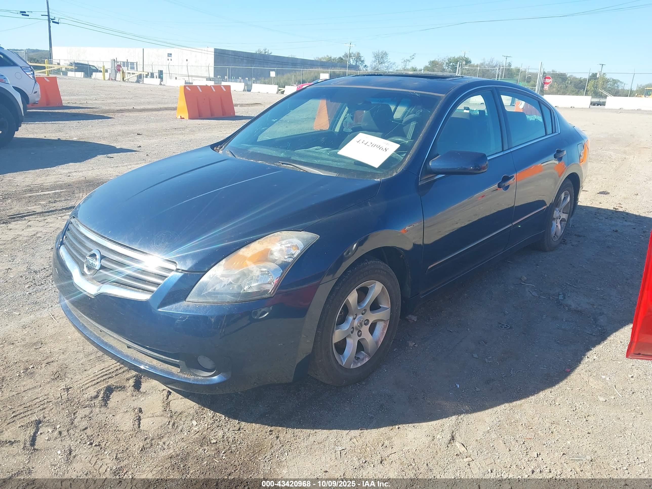 NISSAN ALTIMA image 2