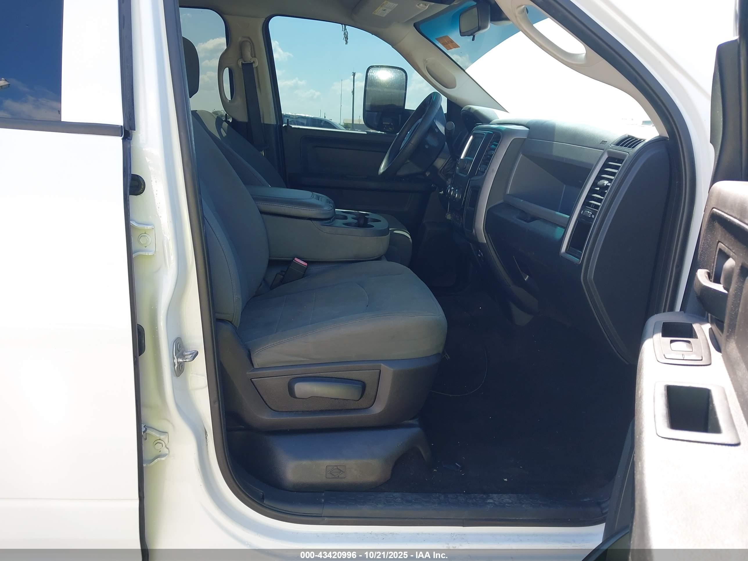 RAM 3500 image 7