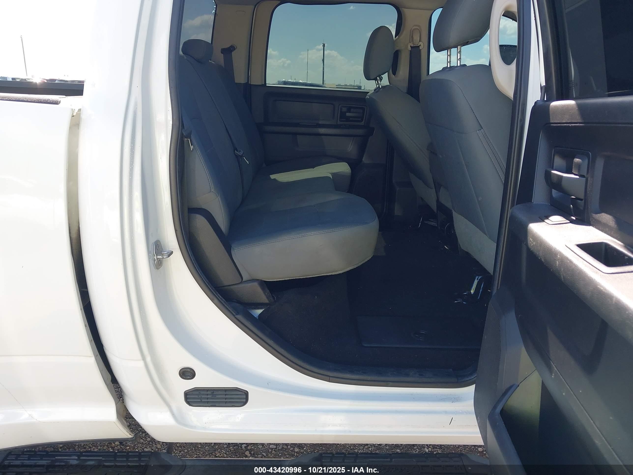RAM 3500 image 8