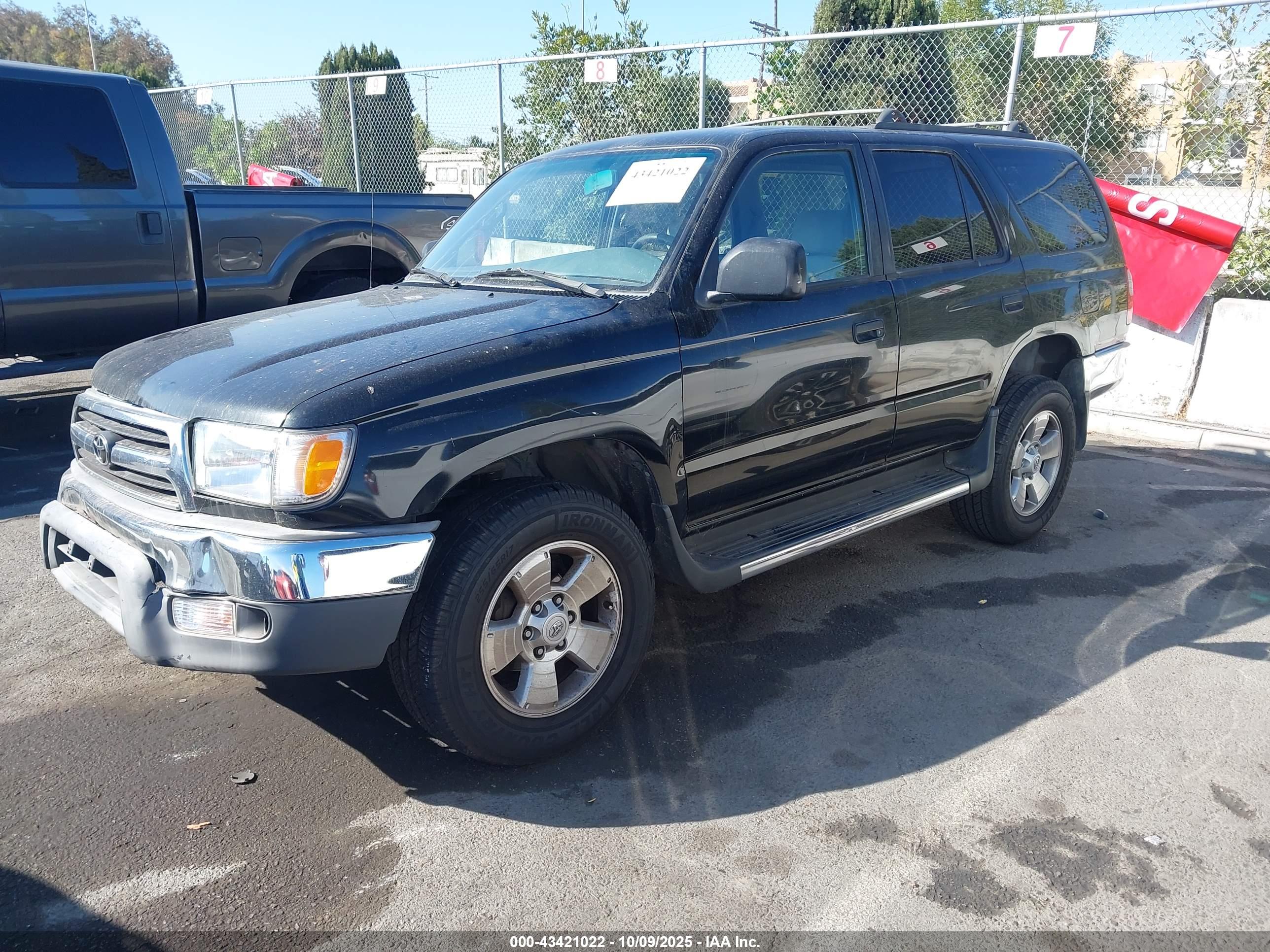 TOYOTA 4RUNNER image 2