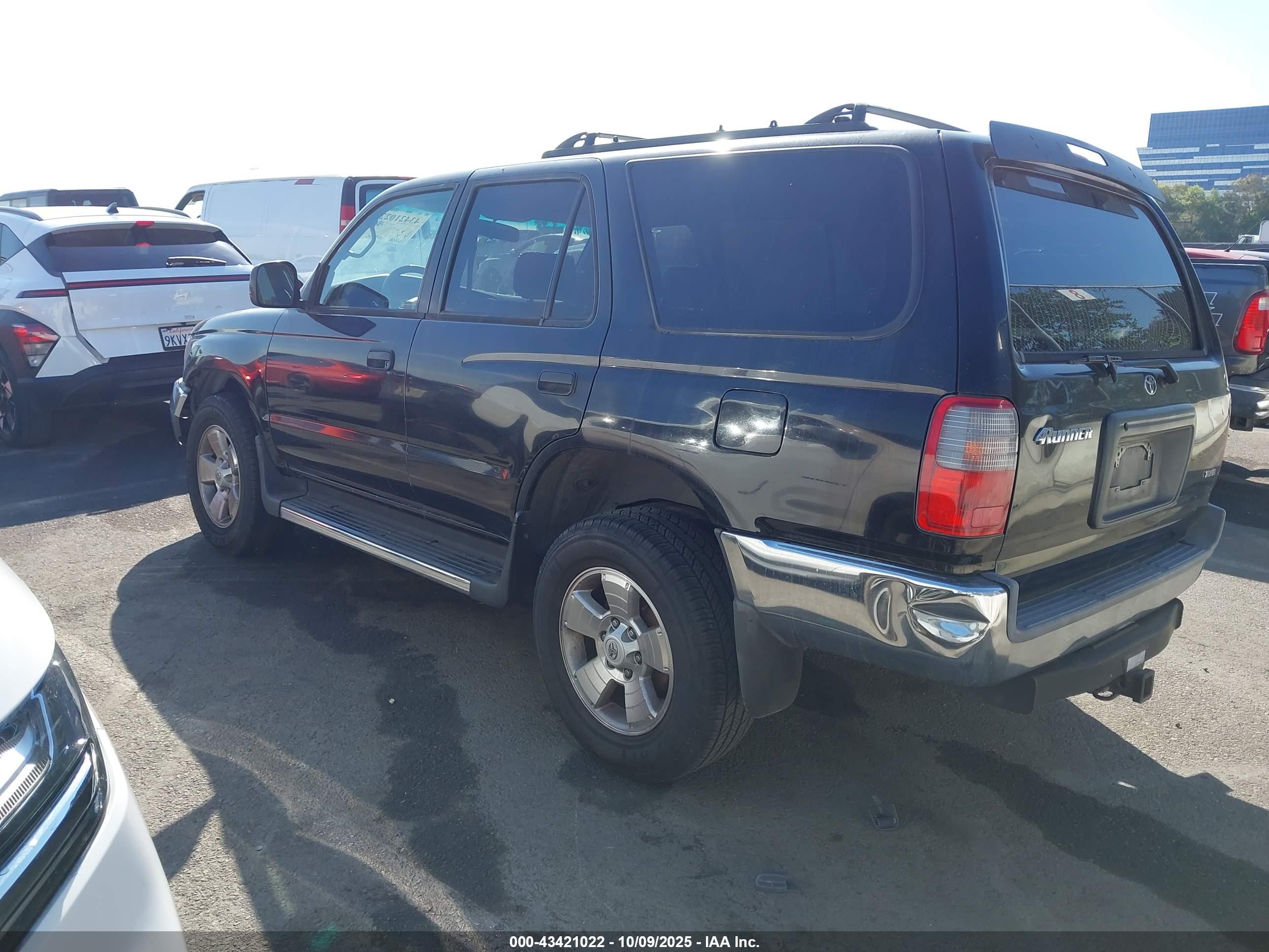 TOYOTA 4RUNNER image 3