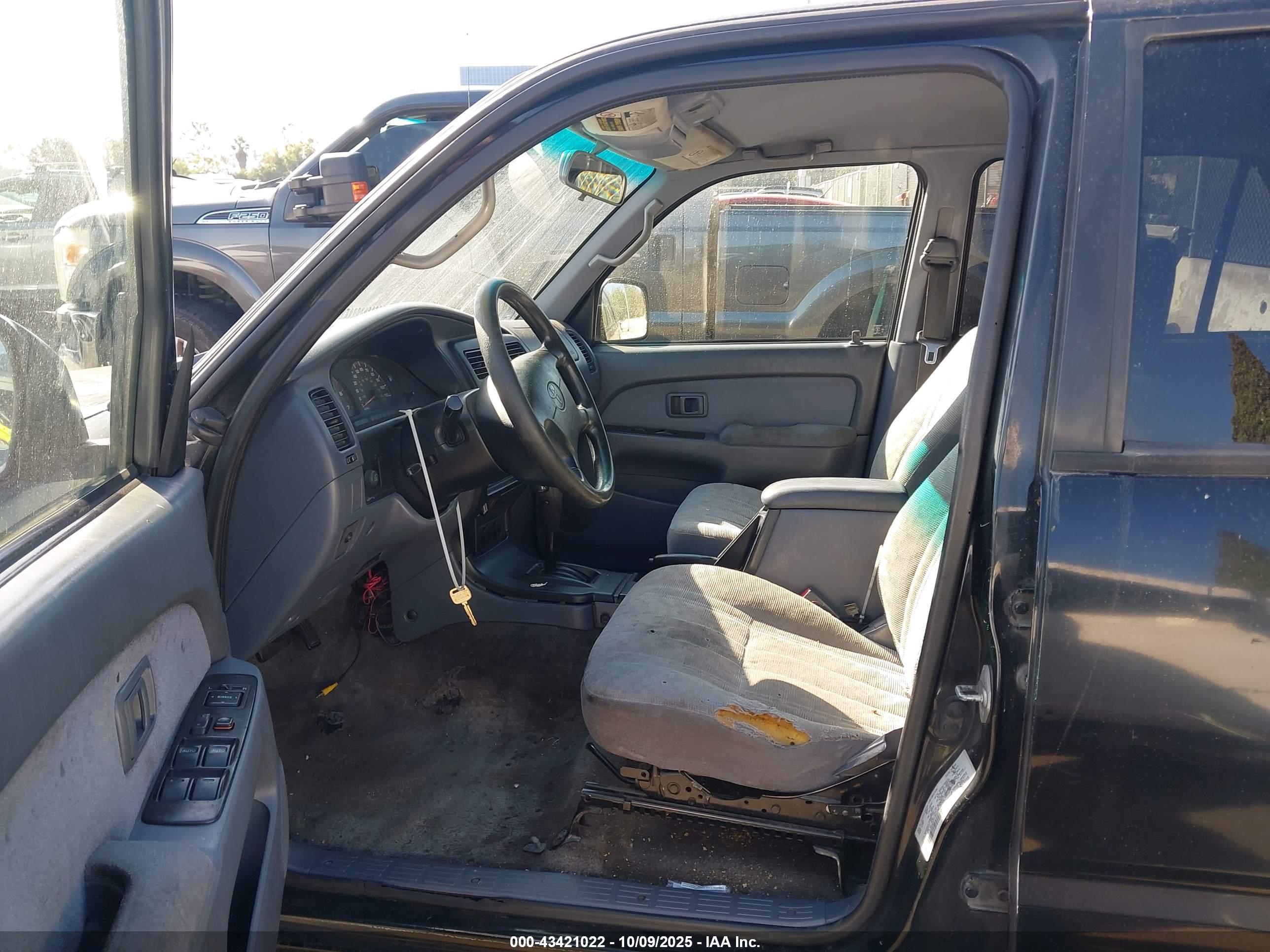 TOYOTA 4RUNNER image 5