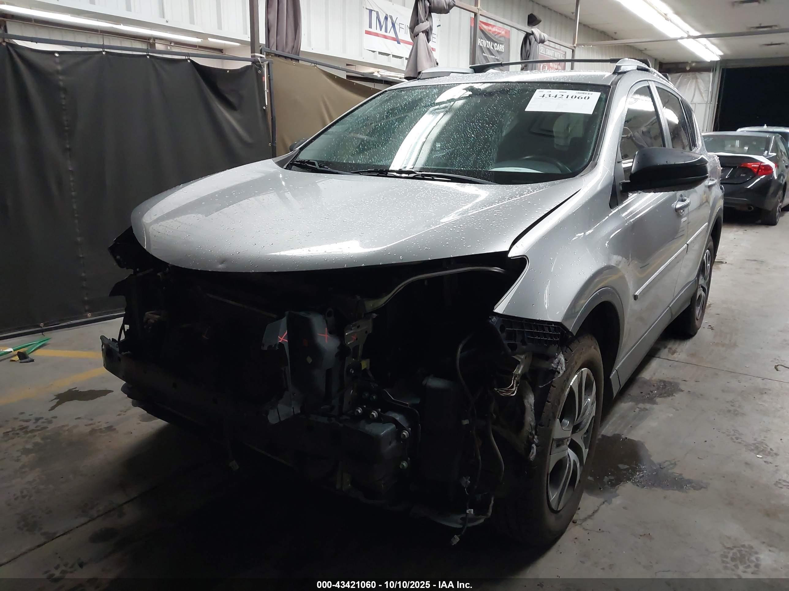TOYOTA RAV4 image 2