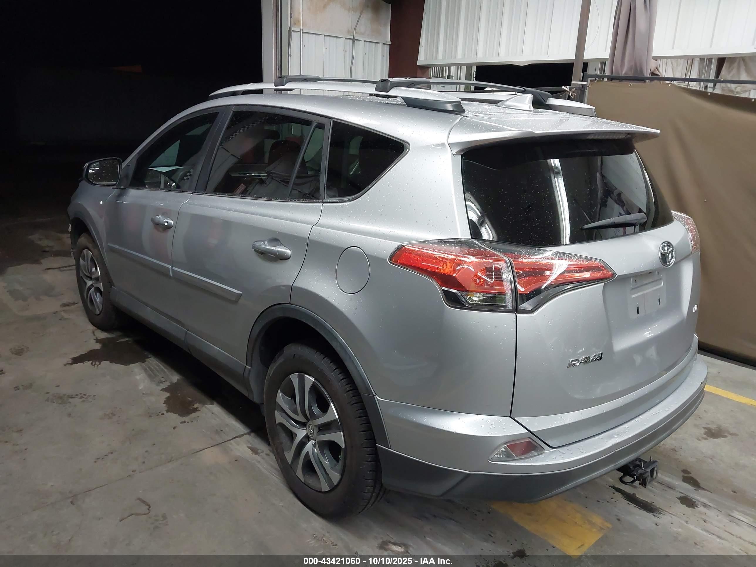 TOYOTA RAV4 image 3
