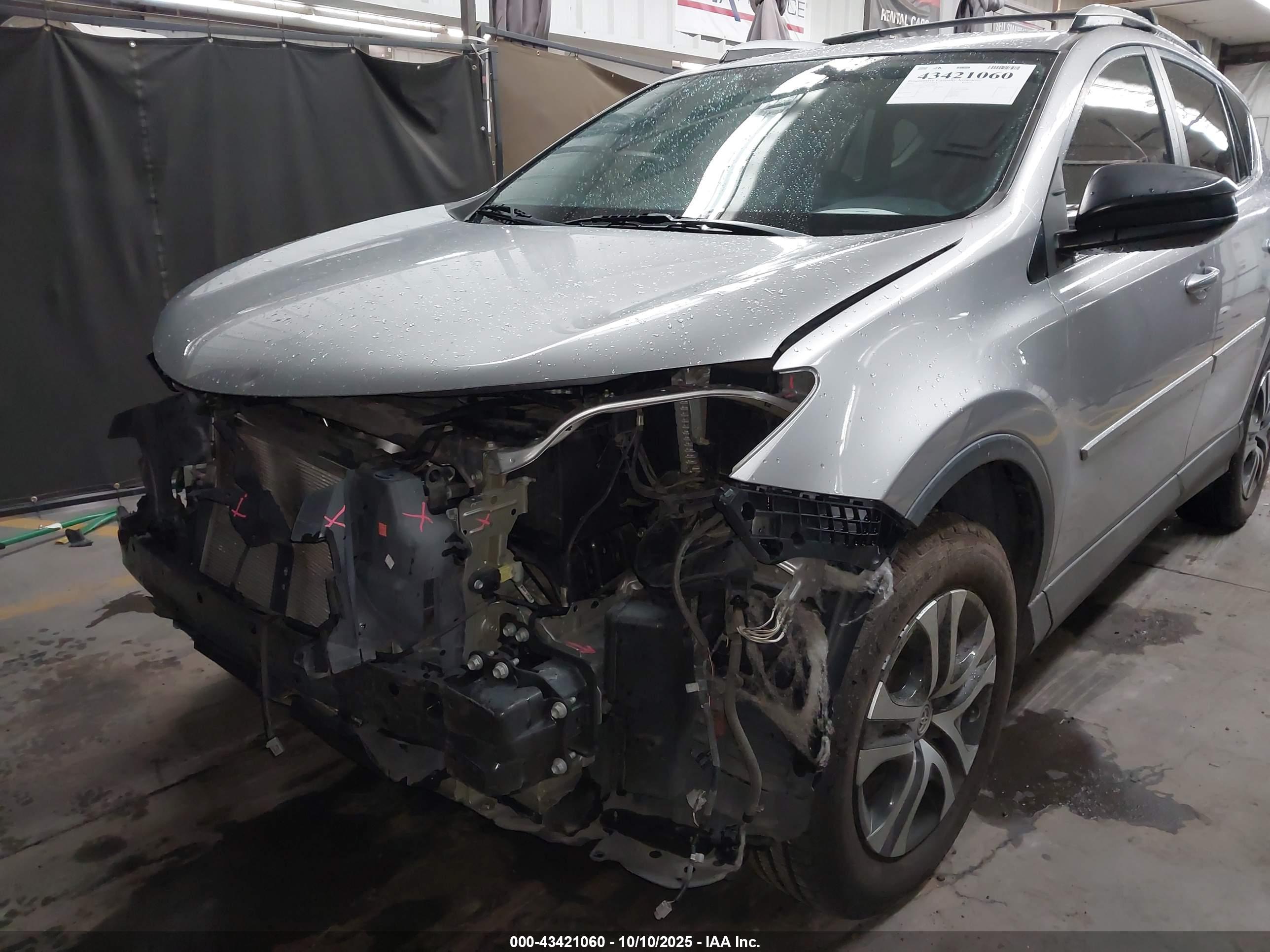 TOYOTA RAV4 image 6