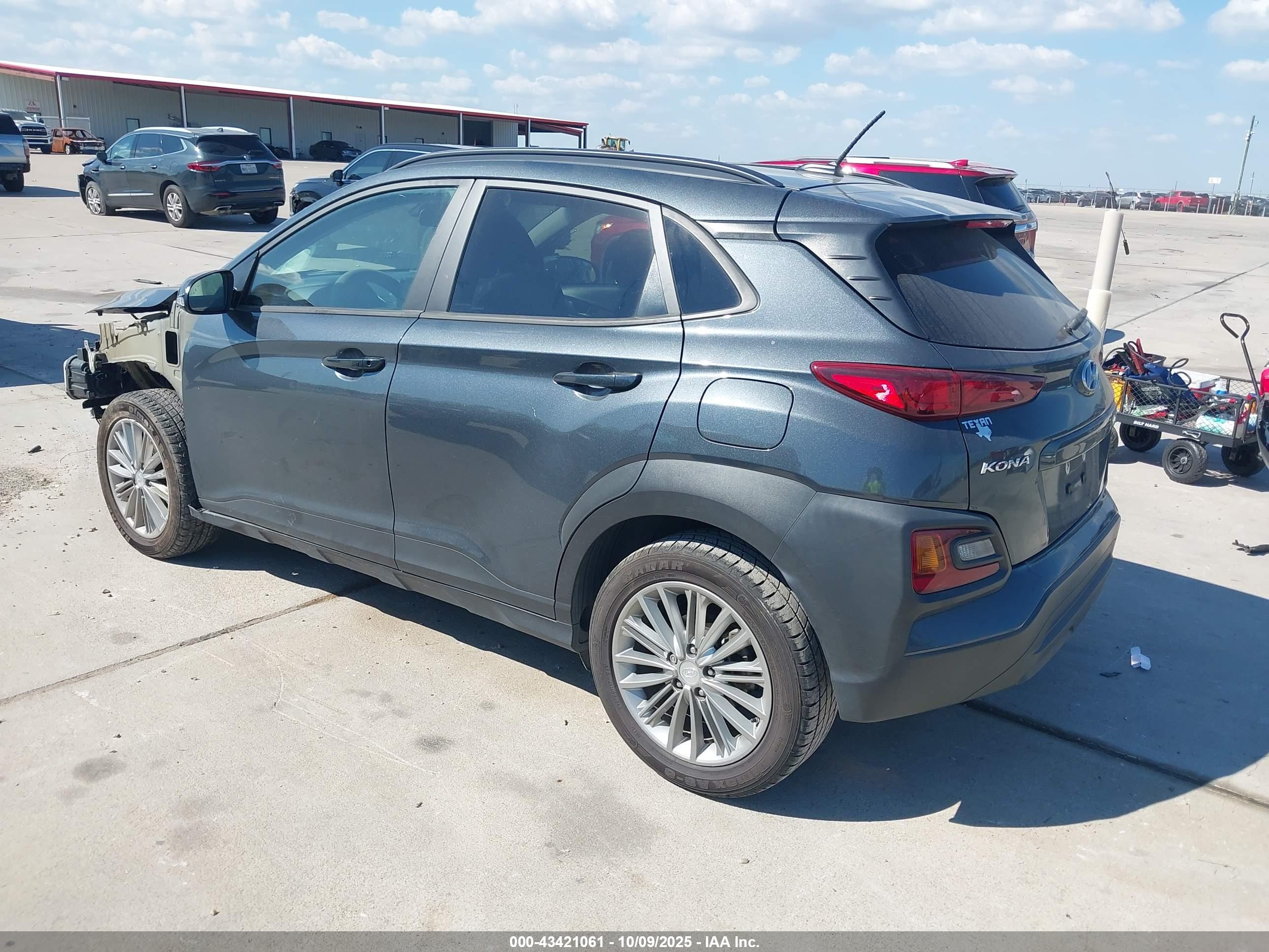 HYUNDAI KONA image 3