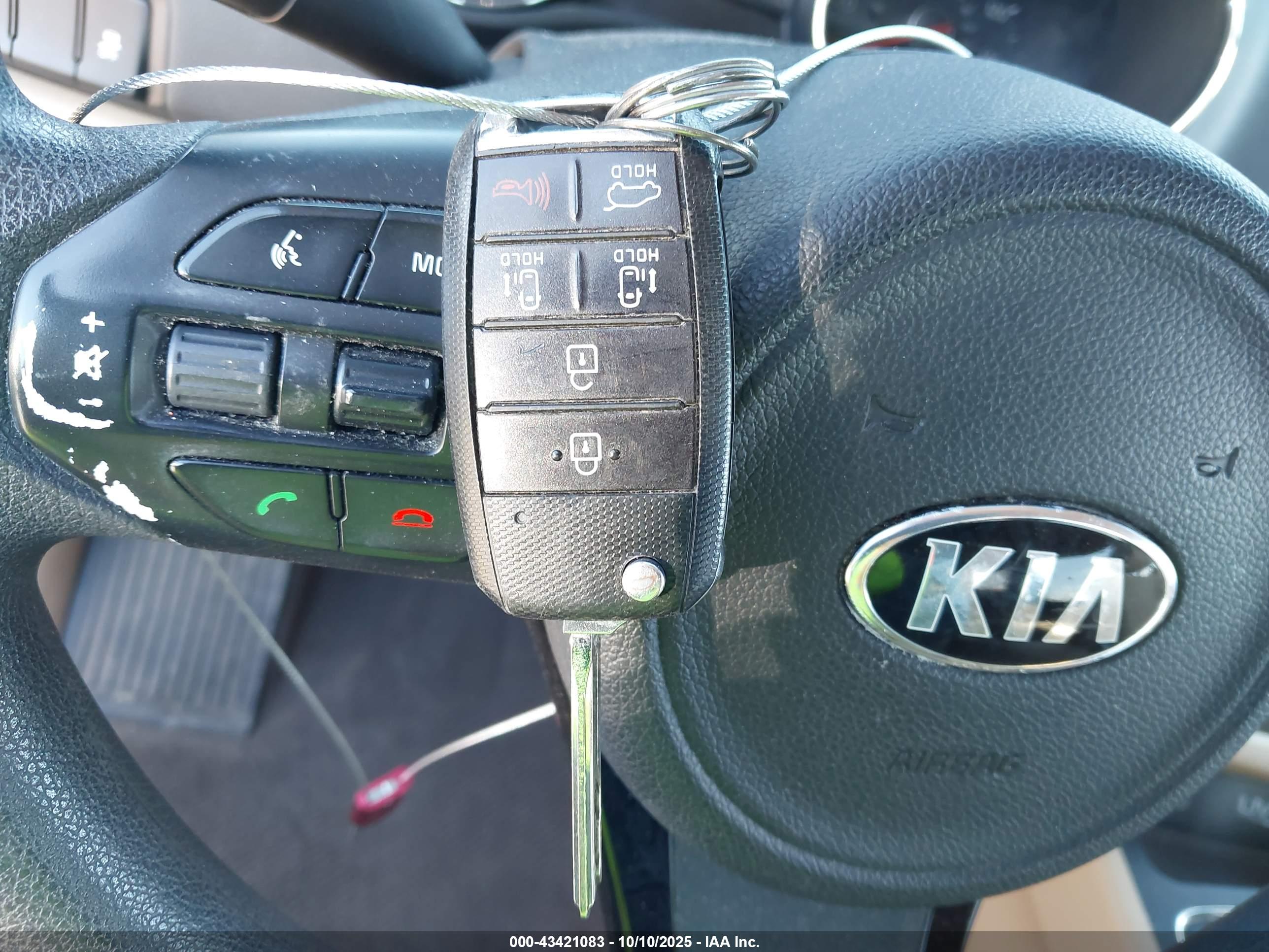 KIA SEDONA image 11