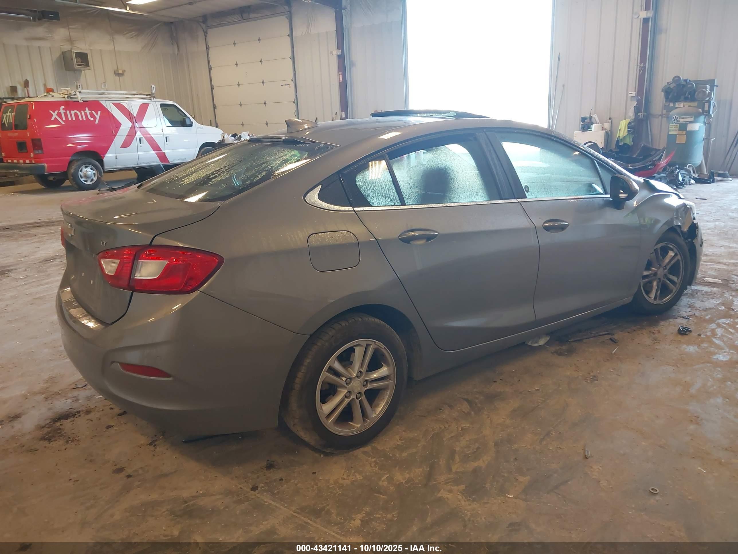CHEVROLET CRUZE image 4