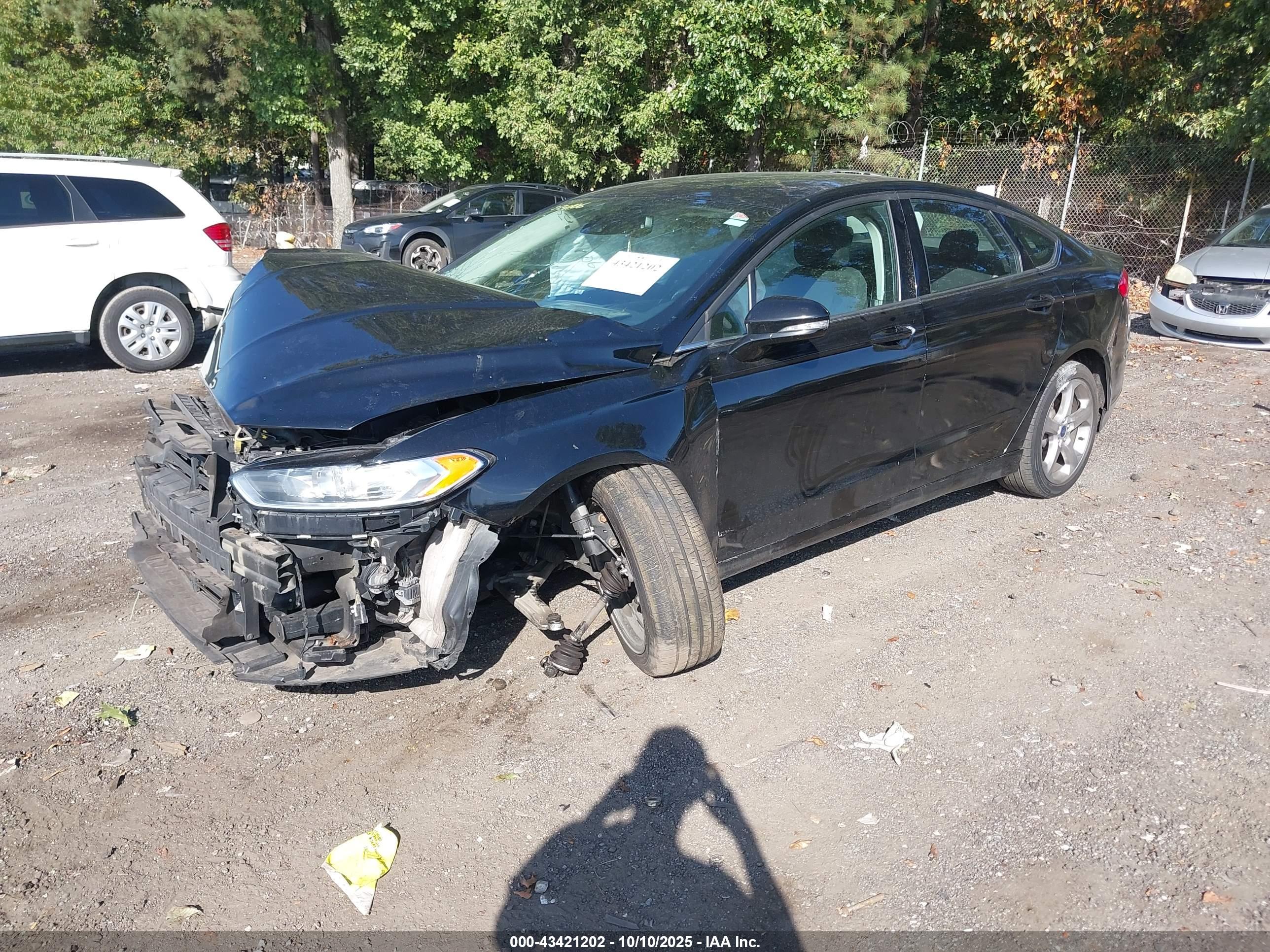 FORD FUSION image 2