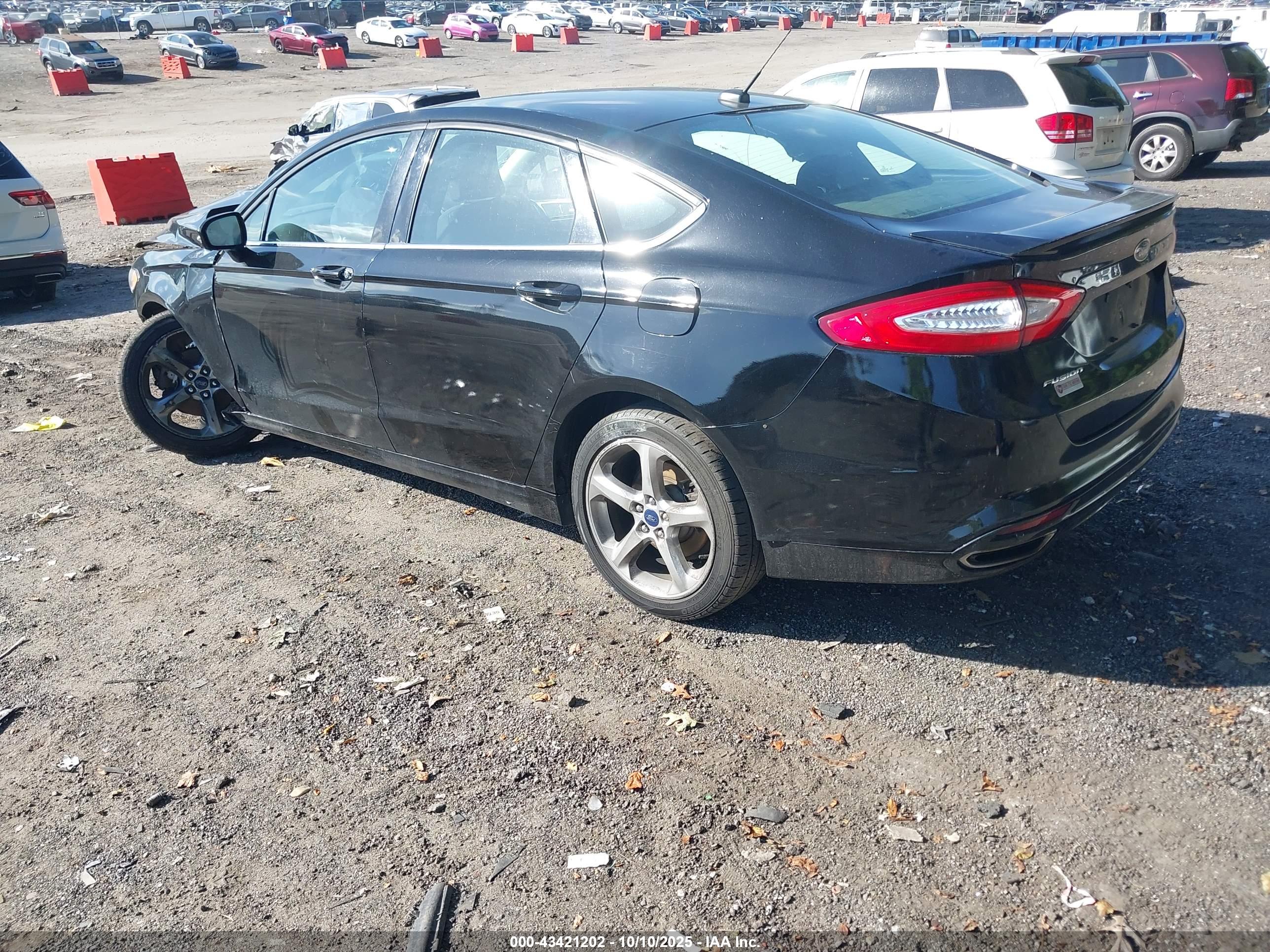 FORD FUSION image 3
