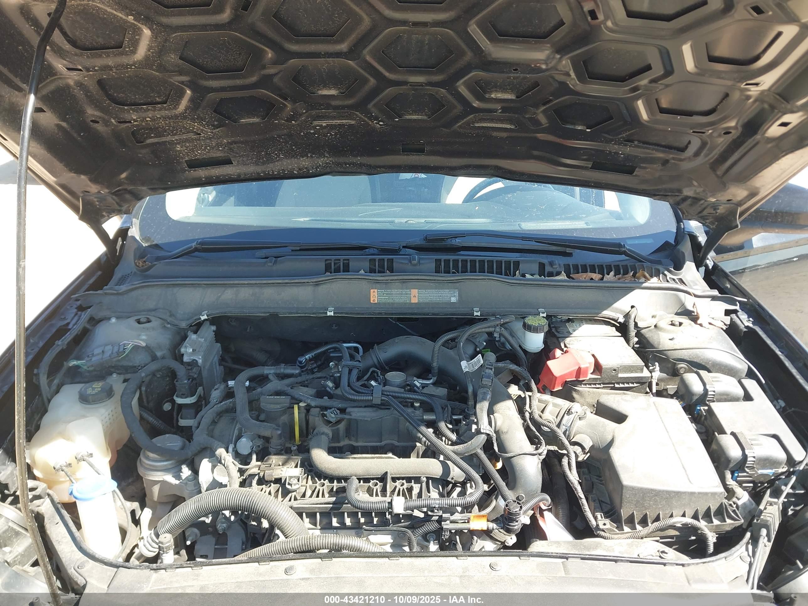 FORD FUSION image 10