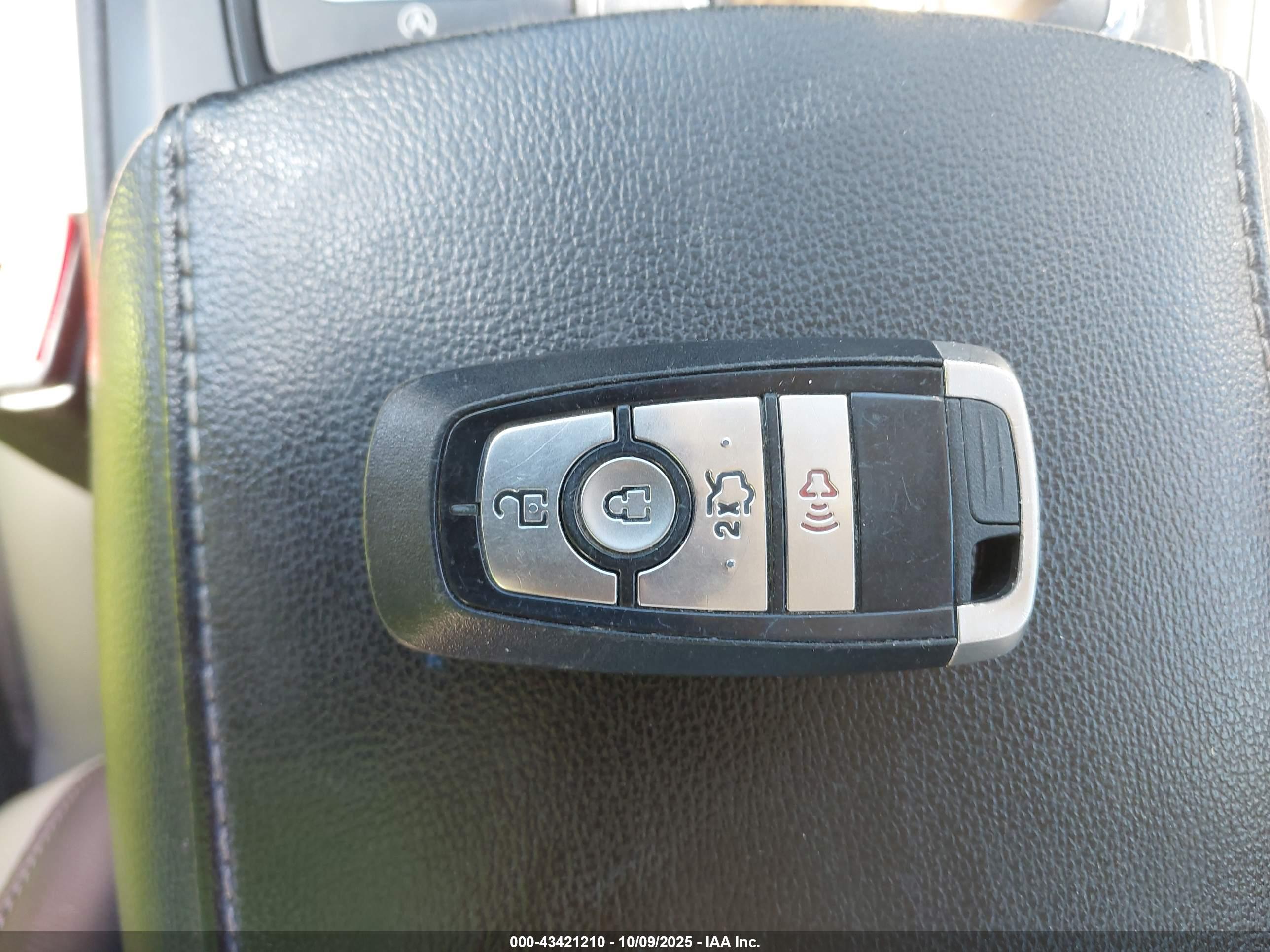 FORD FUSION image 11