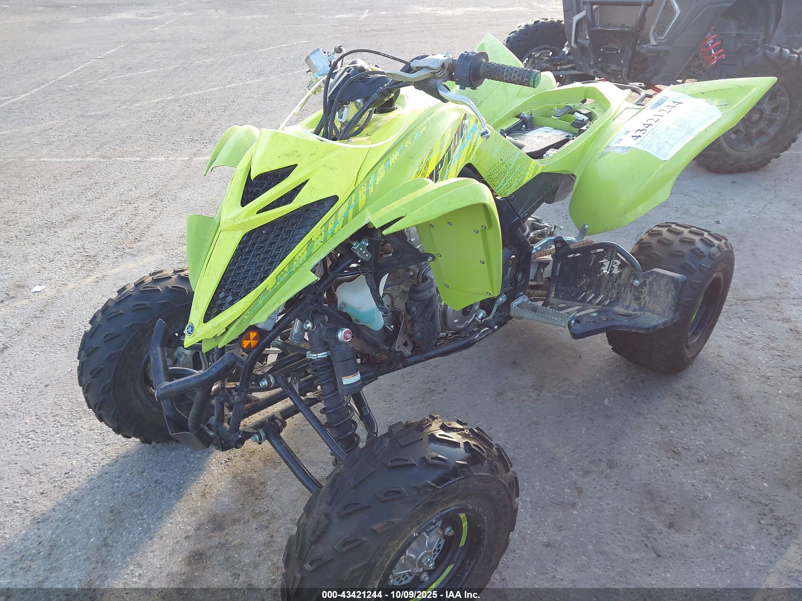 YAMAHA YFM700 image 2