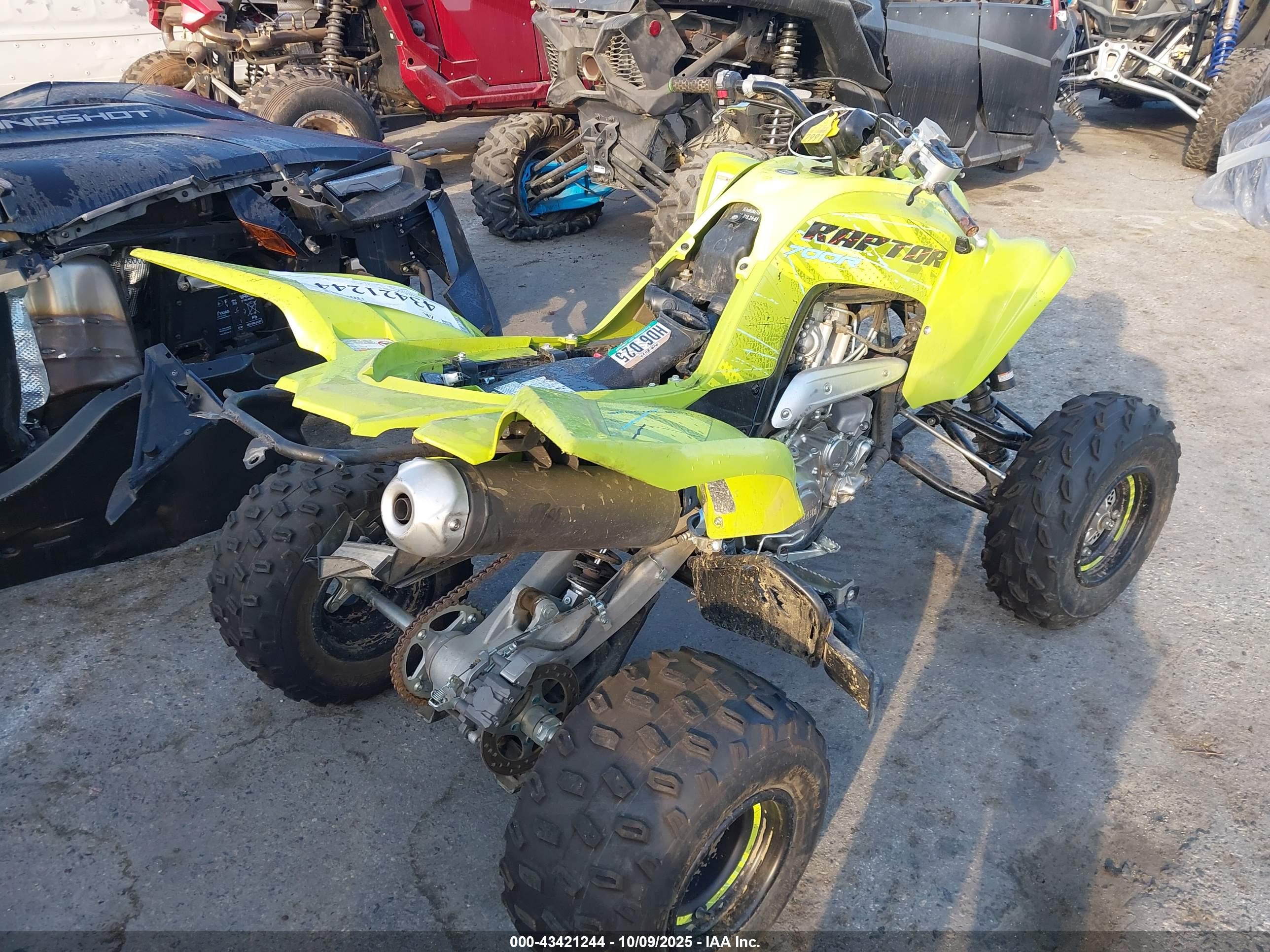 YAMAHA YFM700 image 4