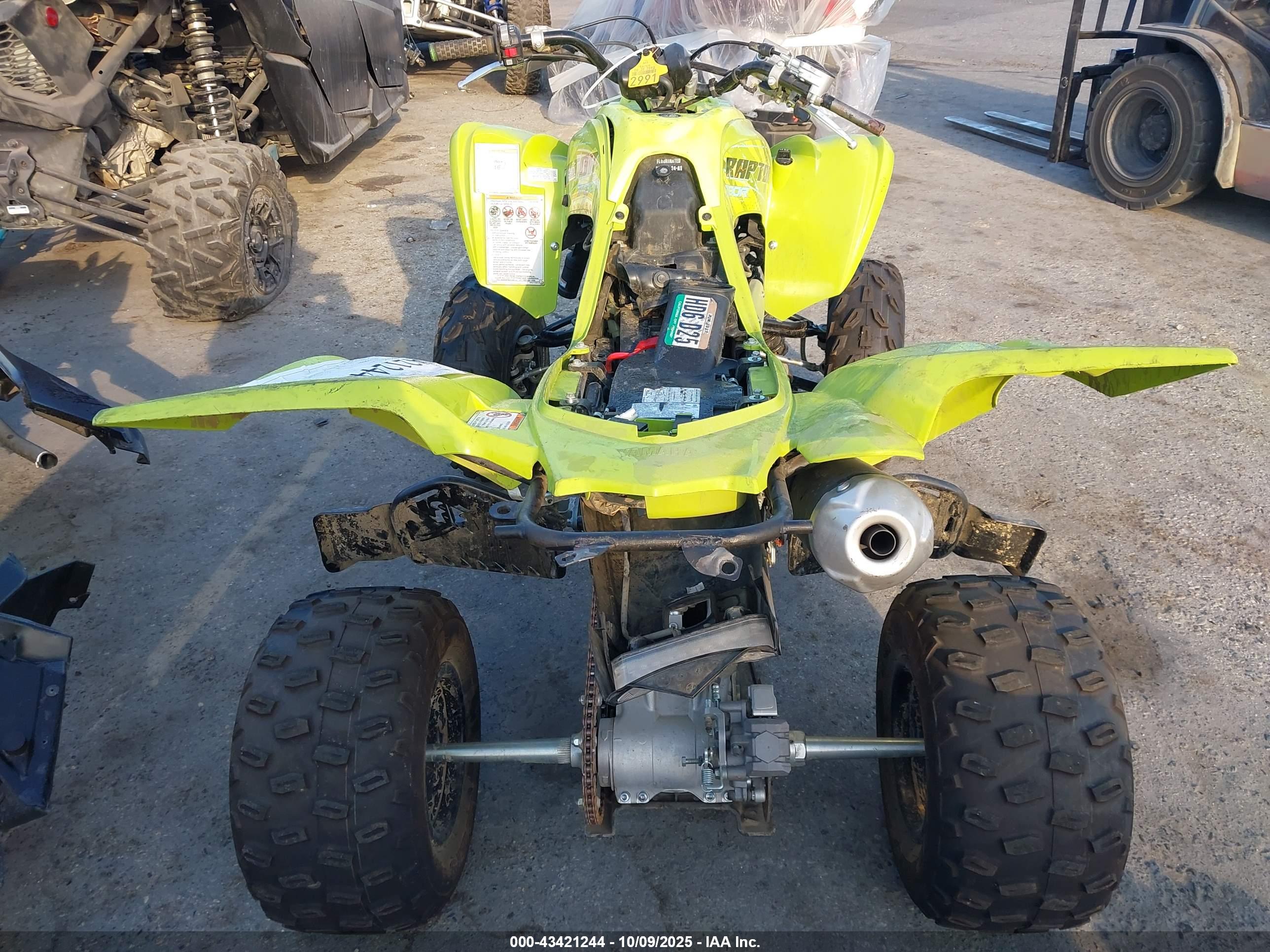 YAMAHA YFM700 image 6