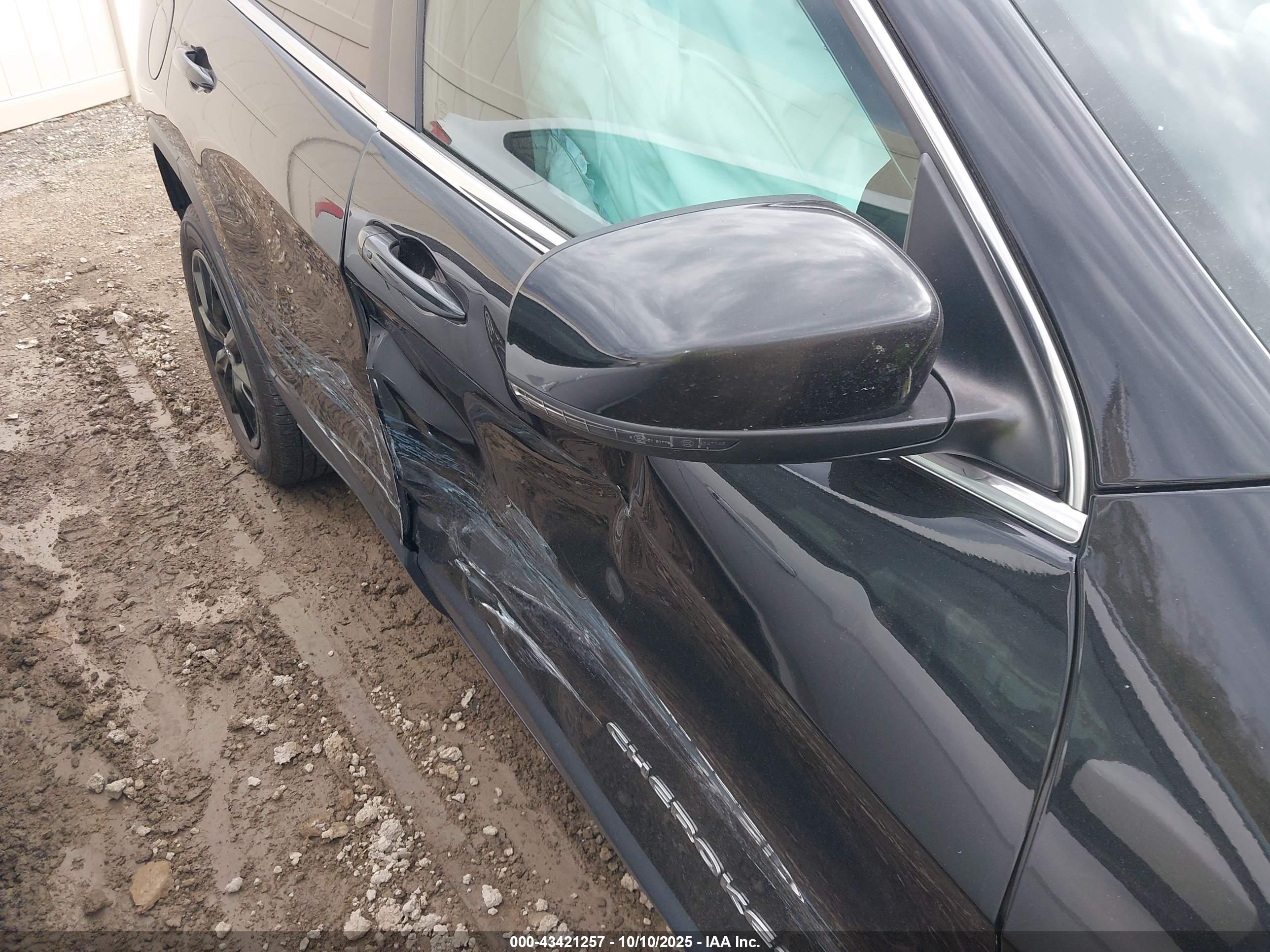 JEEP CHEROKEE image 6