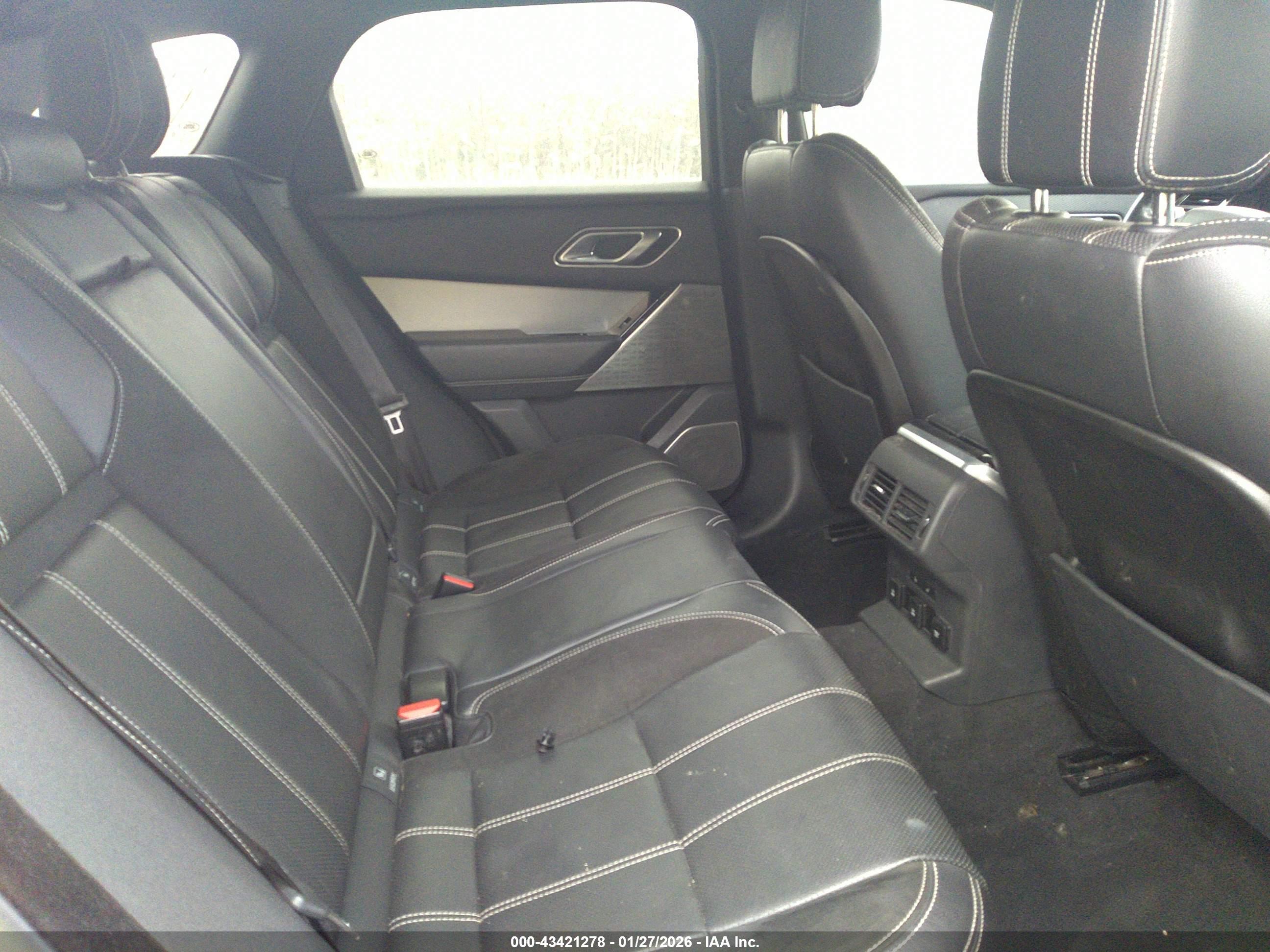 LAND ROVER image 8