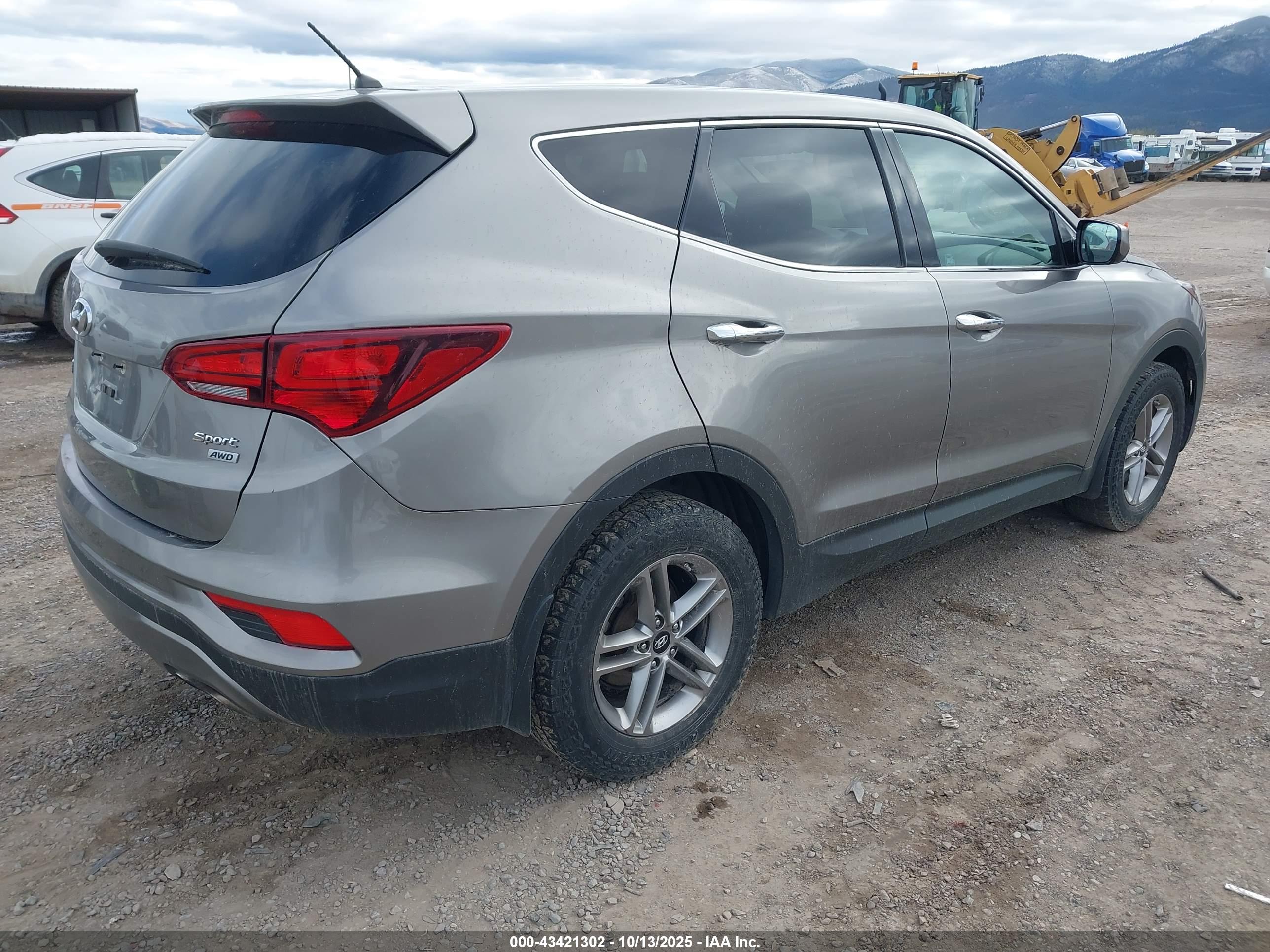 HYUNDAI SANTA image 4