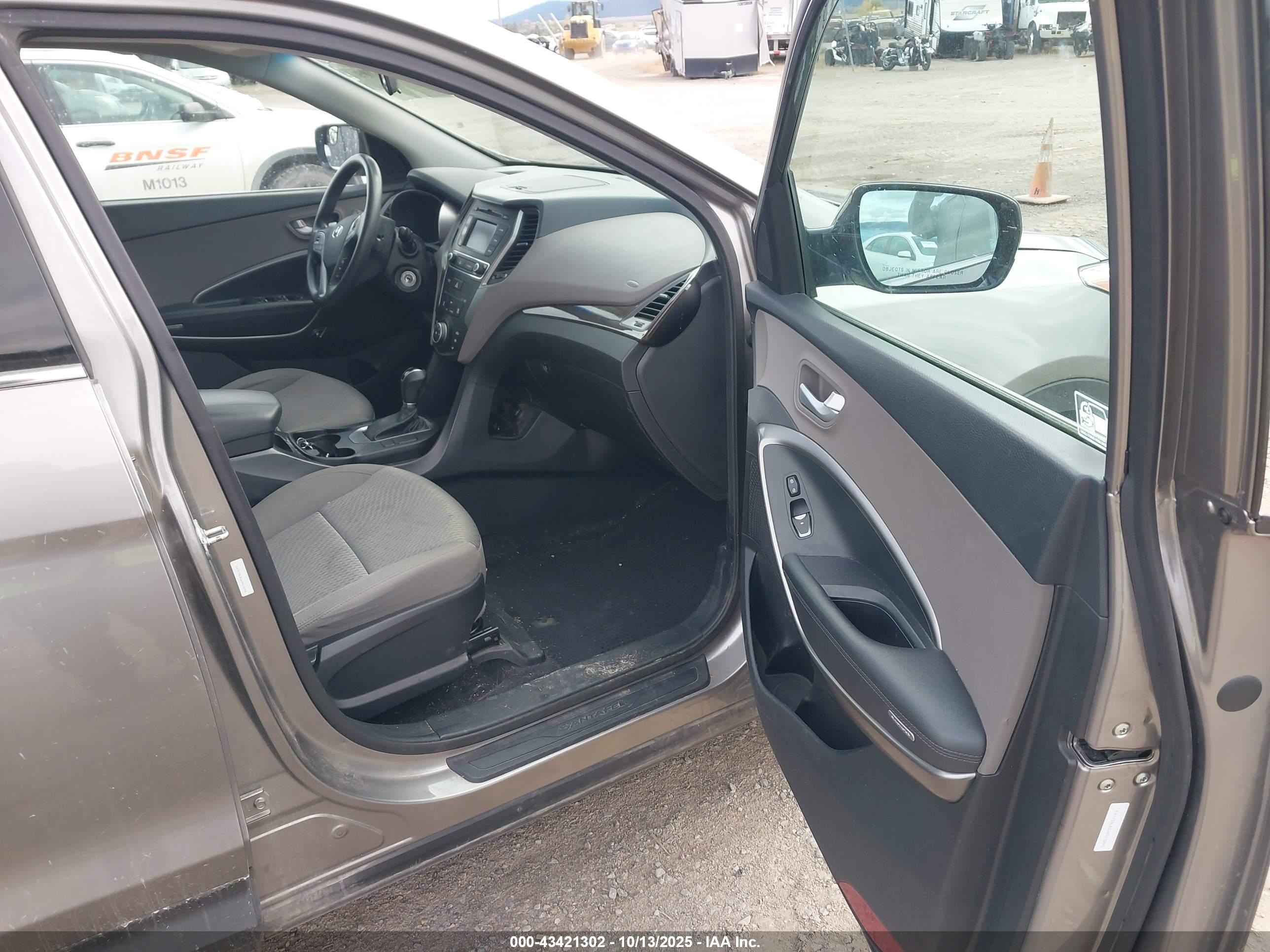 HYUNDAI SANTA image 5
