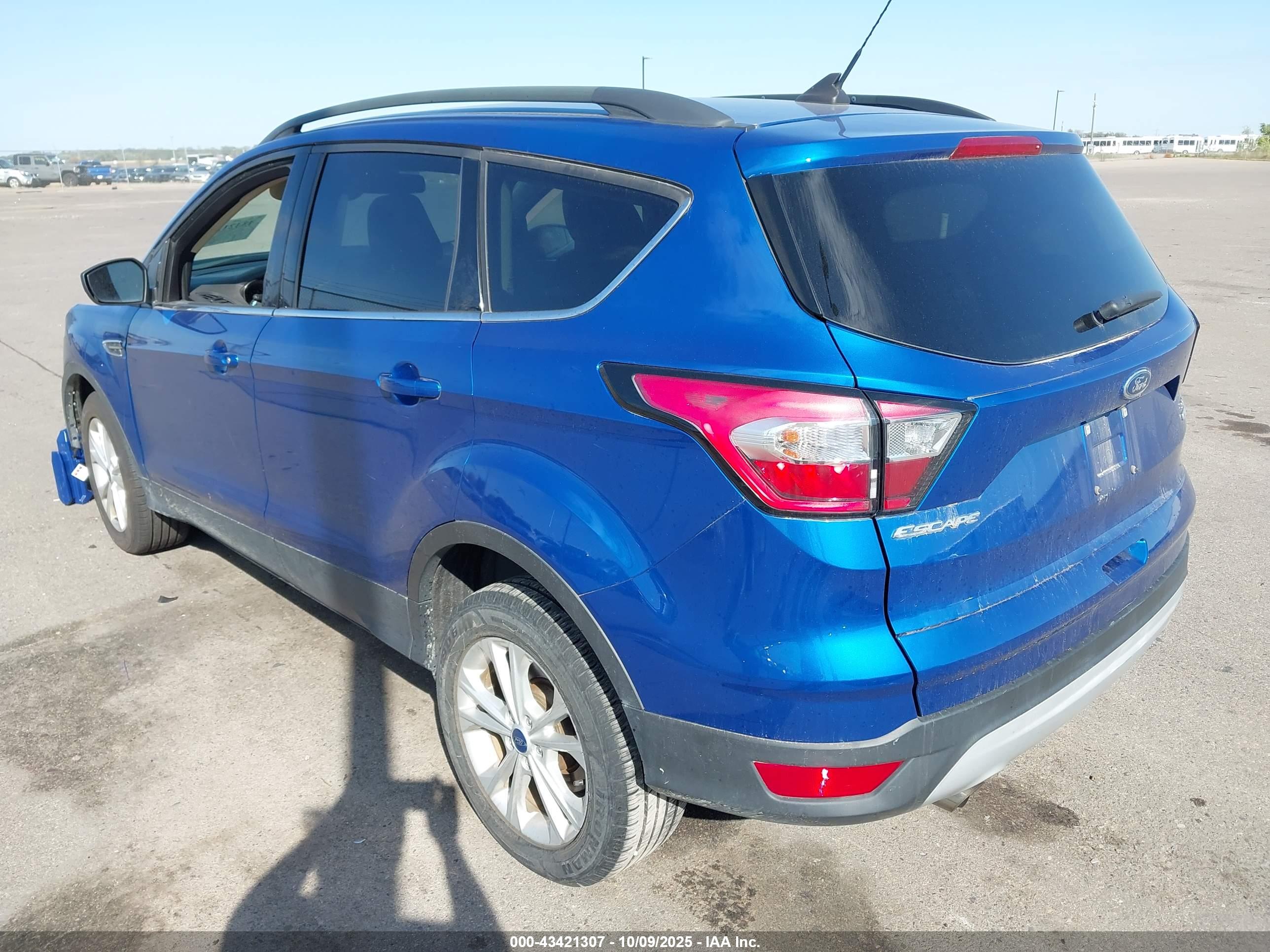 FORD ESCAPE image 3