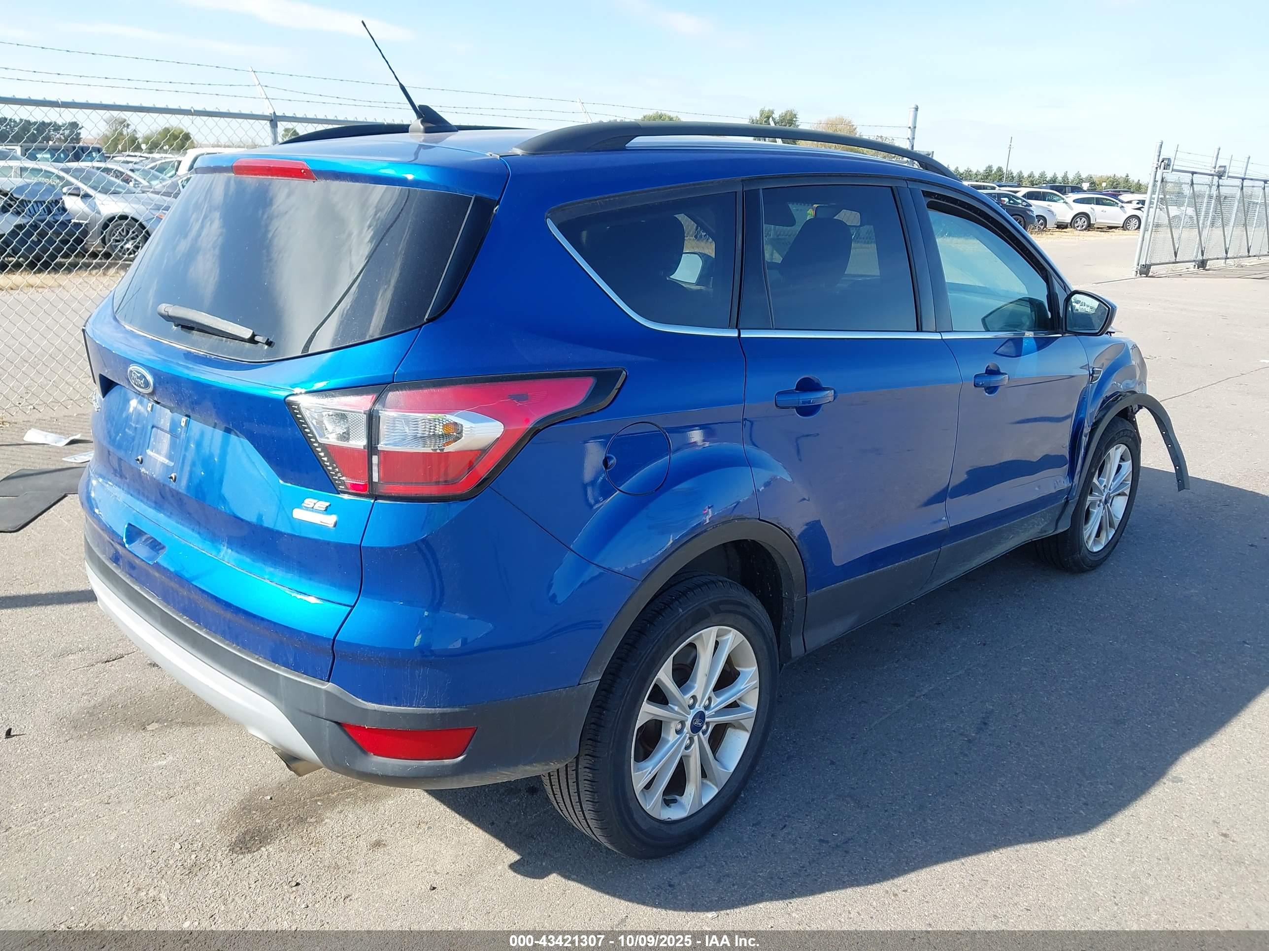 FORD ESCAPE image 4