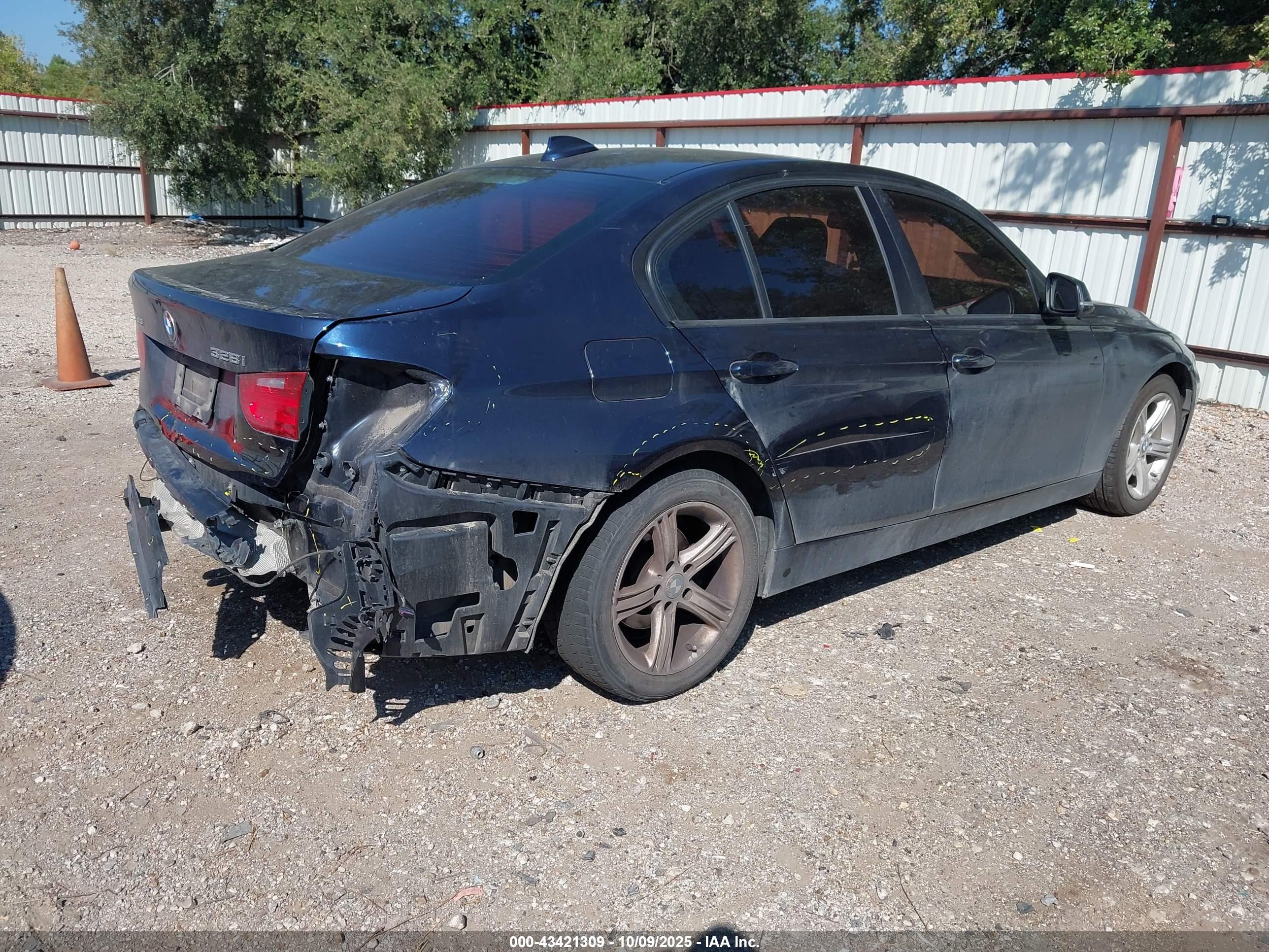 BMW 328I image 4