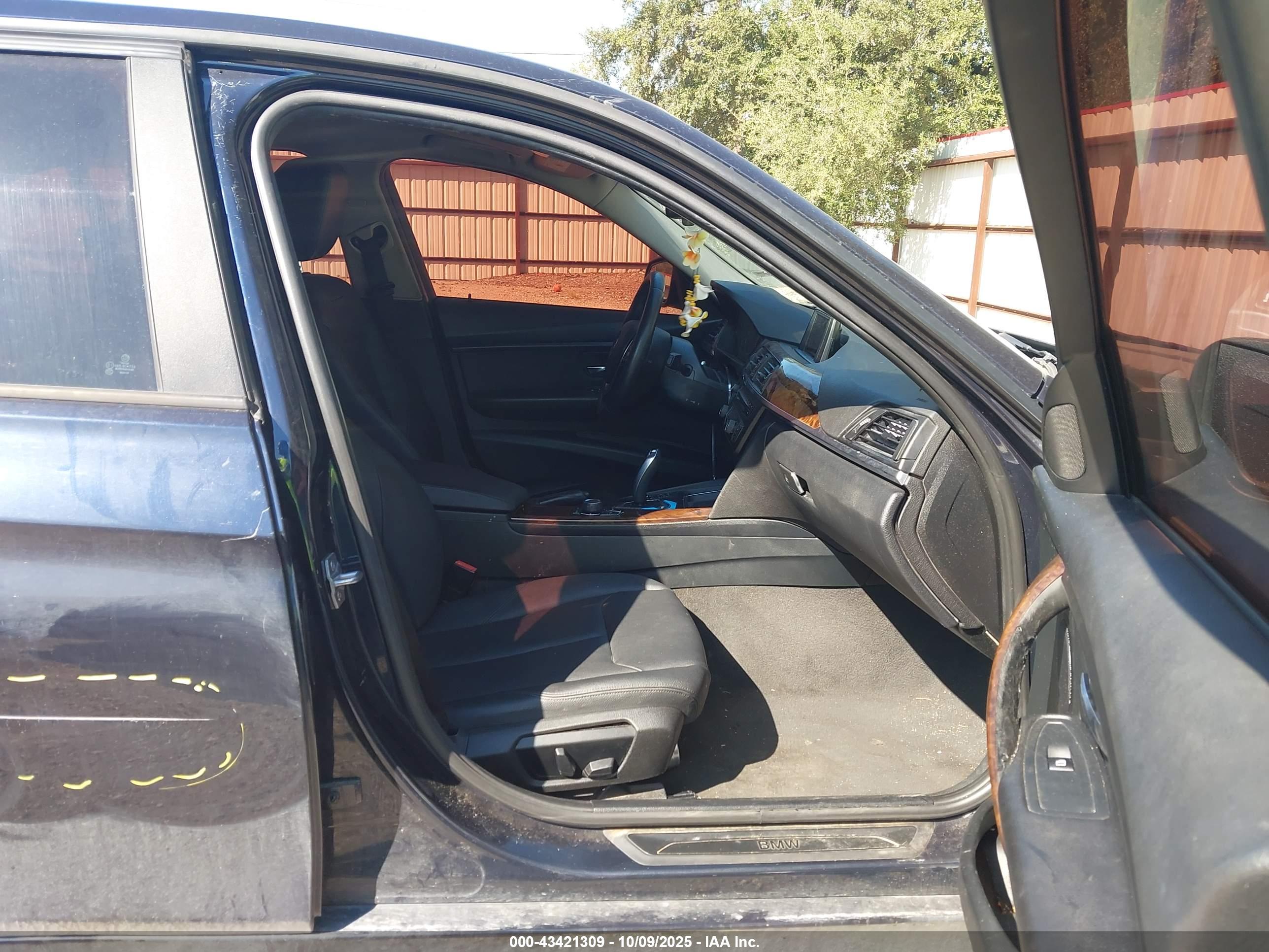 BMW 328I image 5