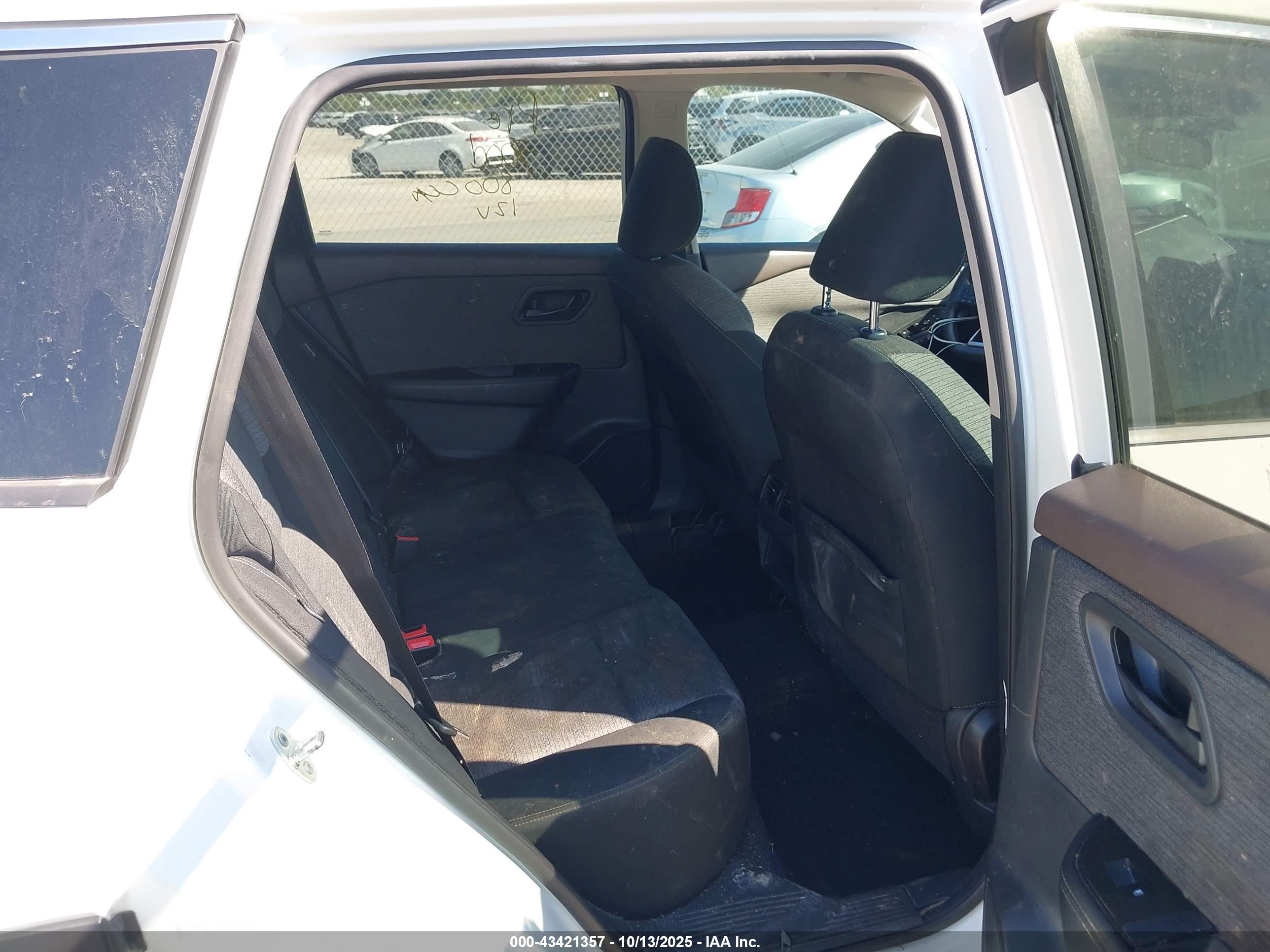NISSAN ROGUE image 8