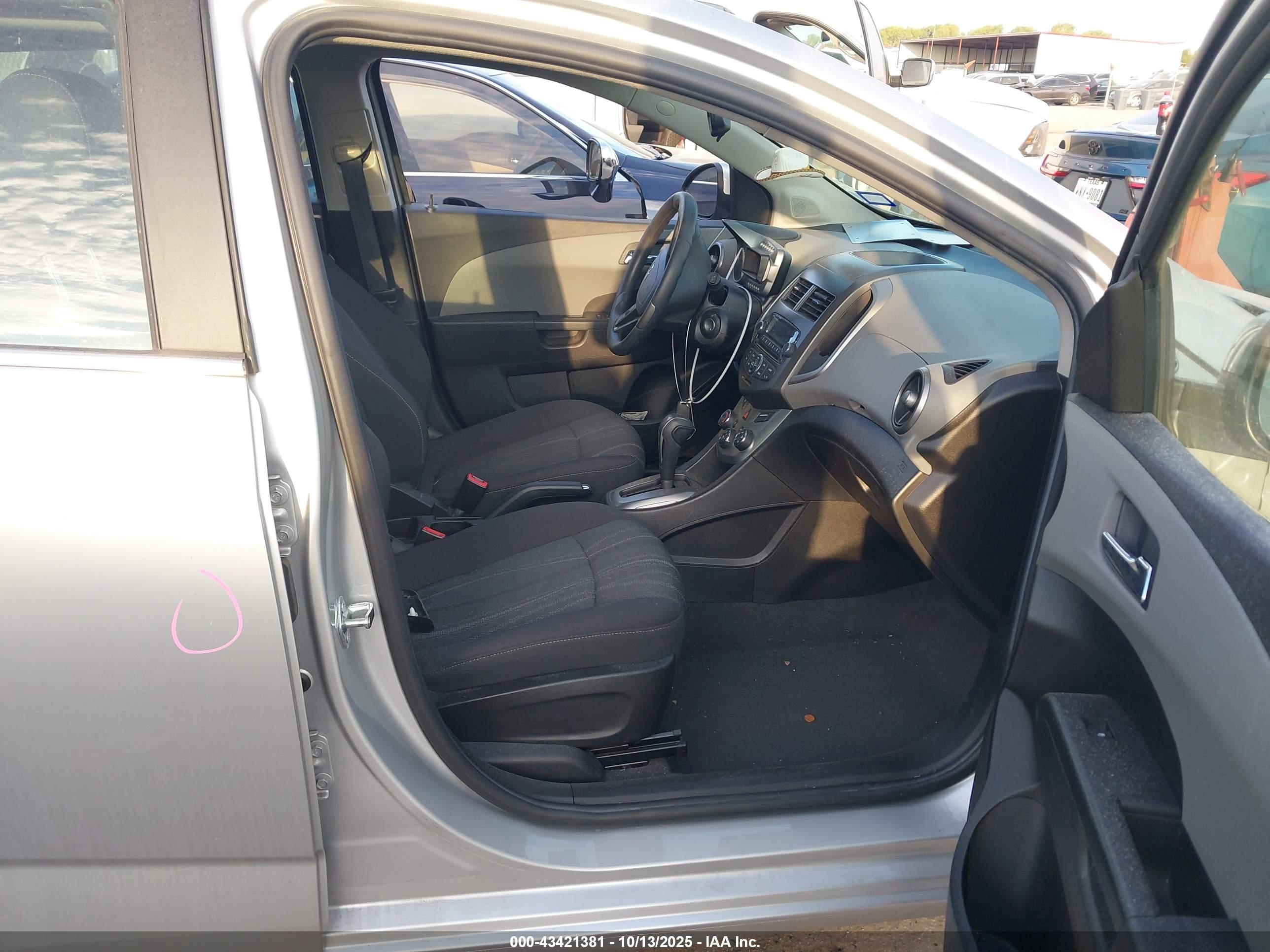 CHEVROLET SONIC image 5