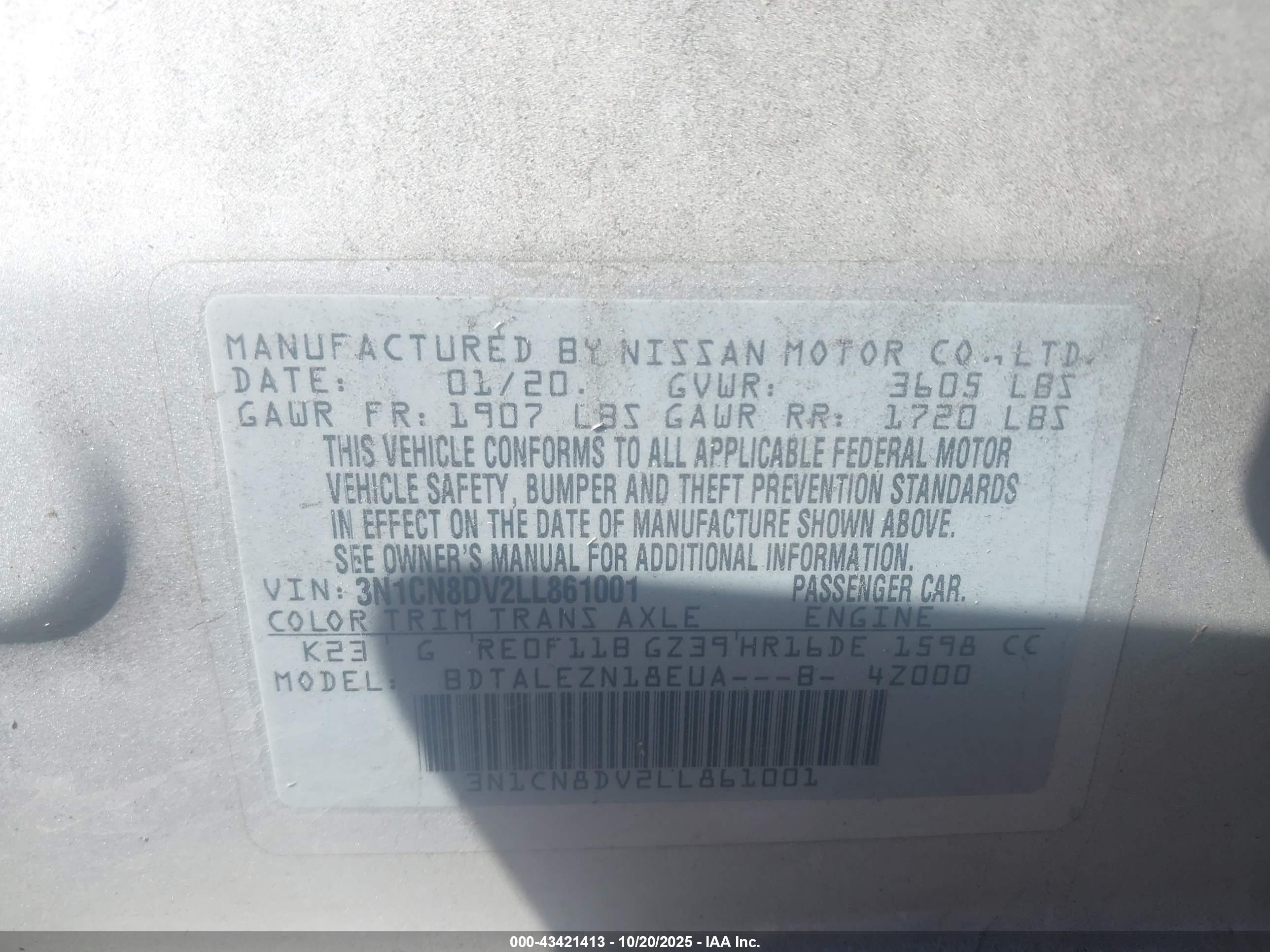 NISSAN VERSA image 9