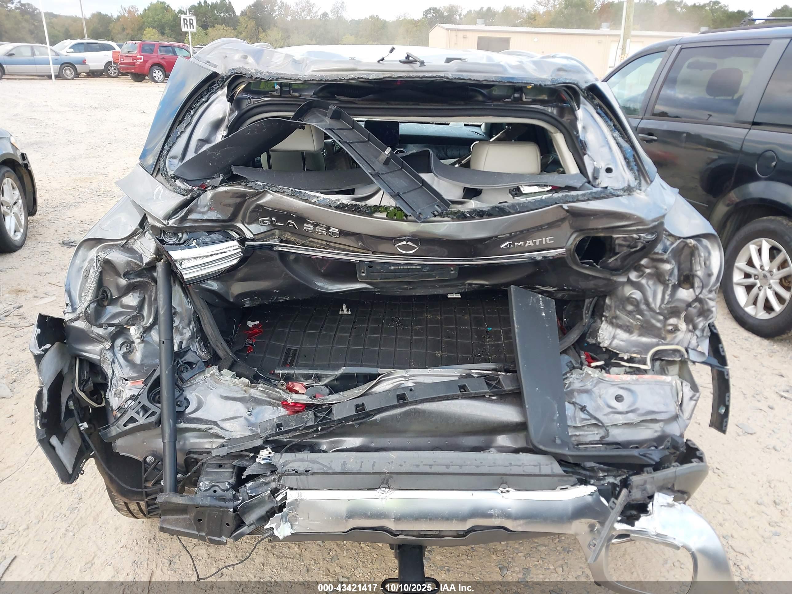 MERCEDES-BENZ GLA image 6