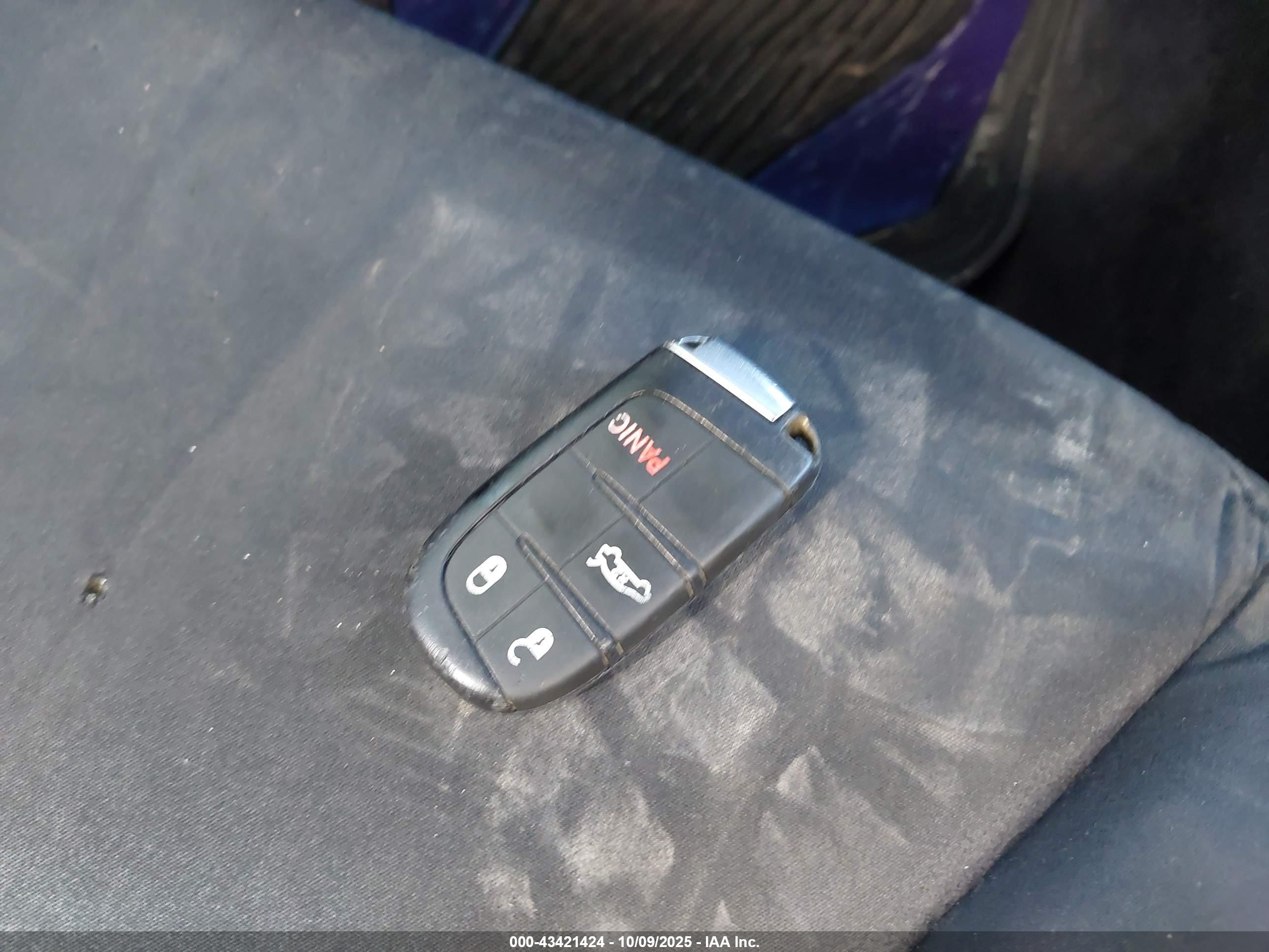 CHRYSLER 300 image 11
