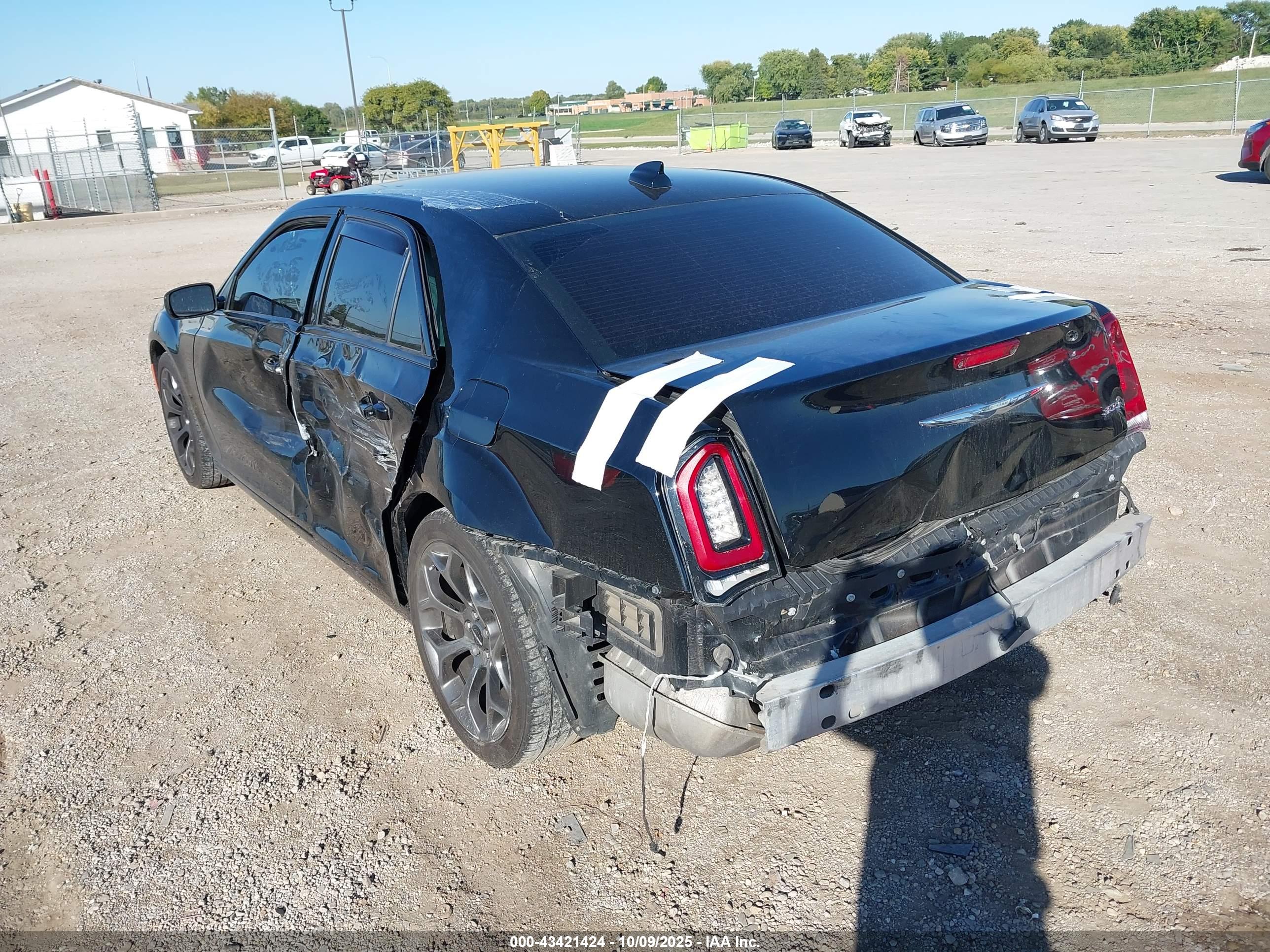 CHRYSLER 300 image 3