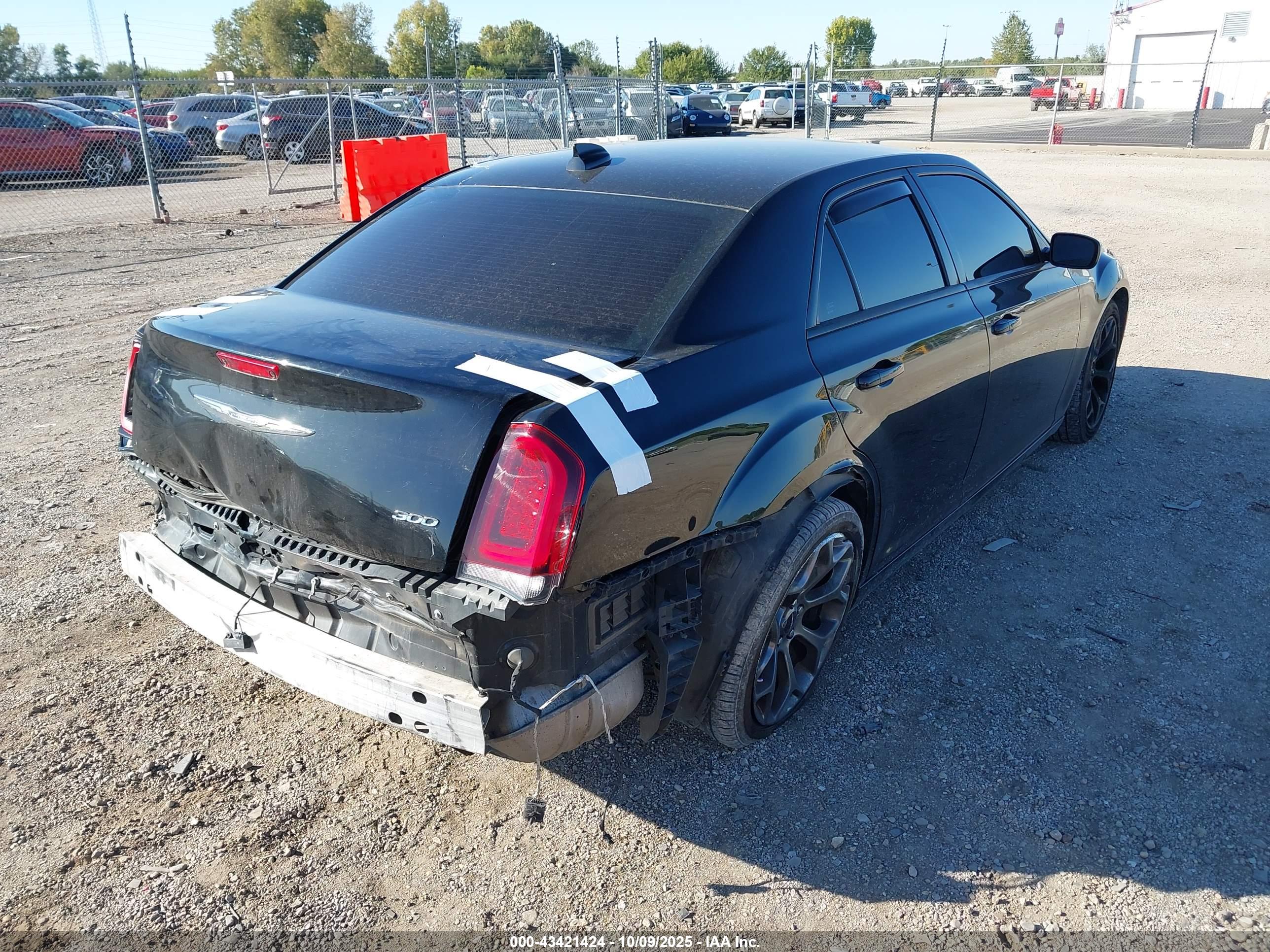 CHRYSLER 300 image 4