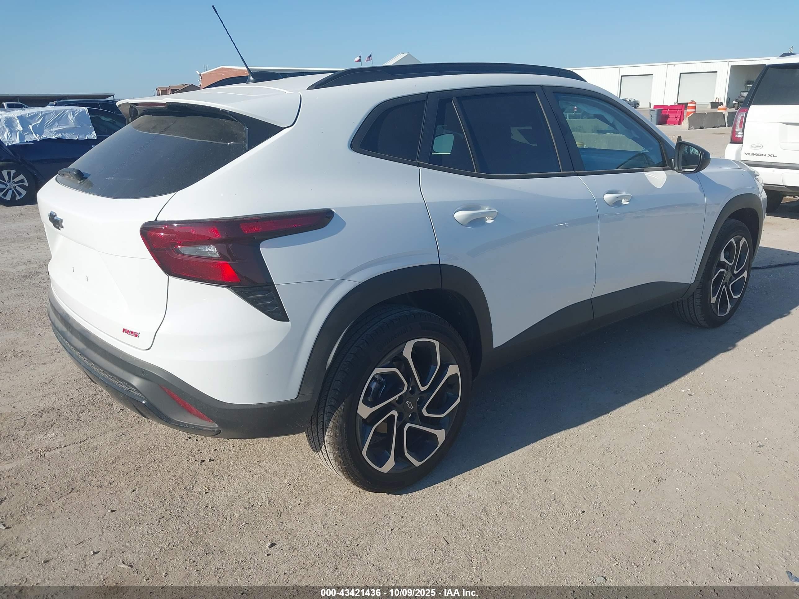 CHEVROLET TRAX image 4